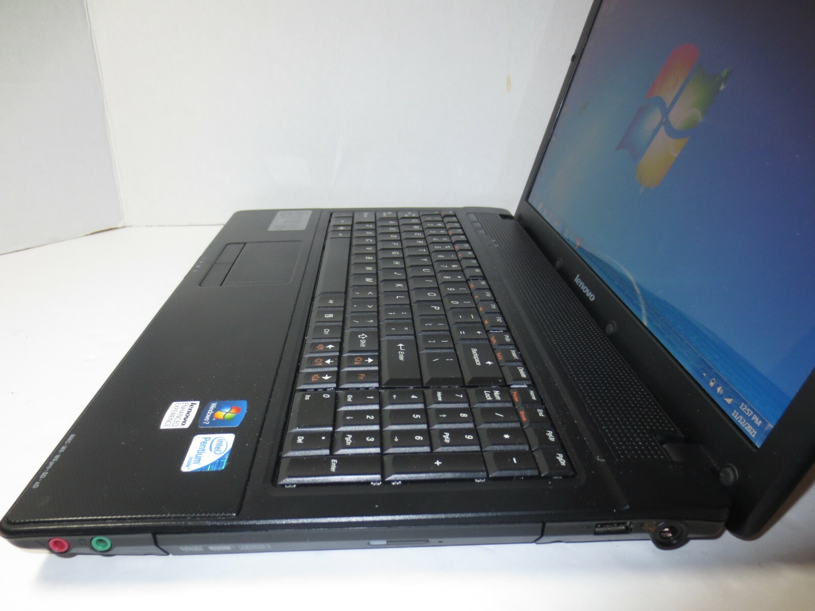 LENOVO G560-0679 15.6″ INTEL PENTIUM P6200@2.1GHz 4GB RAM 250GB HDD WIN7 OFF13 1