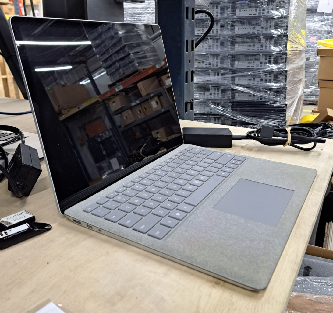 Microsoft Surface Laptop 1769 Touch i7-7660U 2.50GHz 16GB RAM 1TB SSD Win 11 Pro