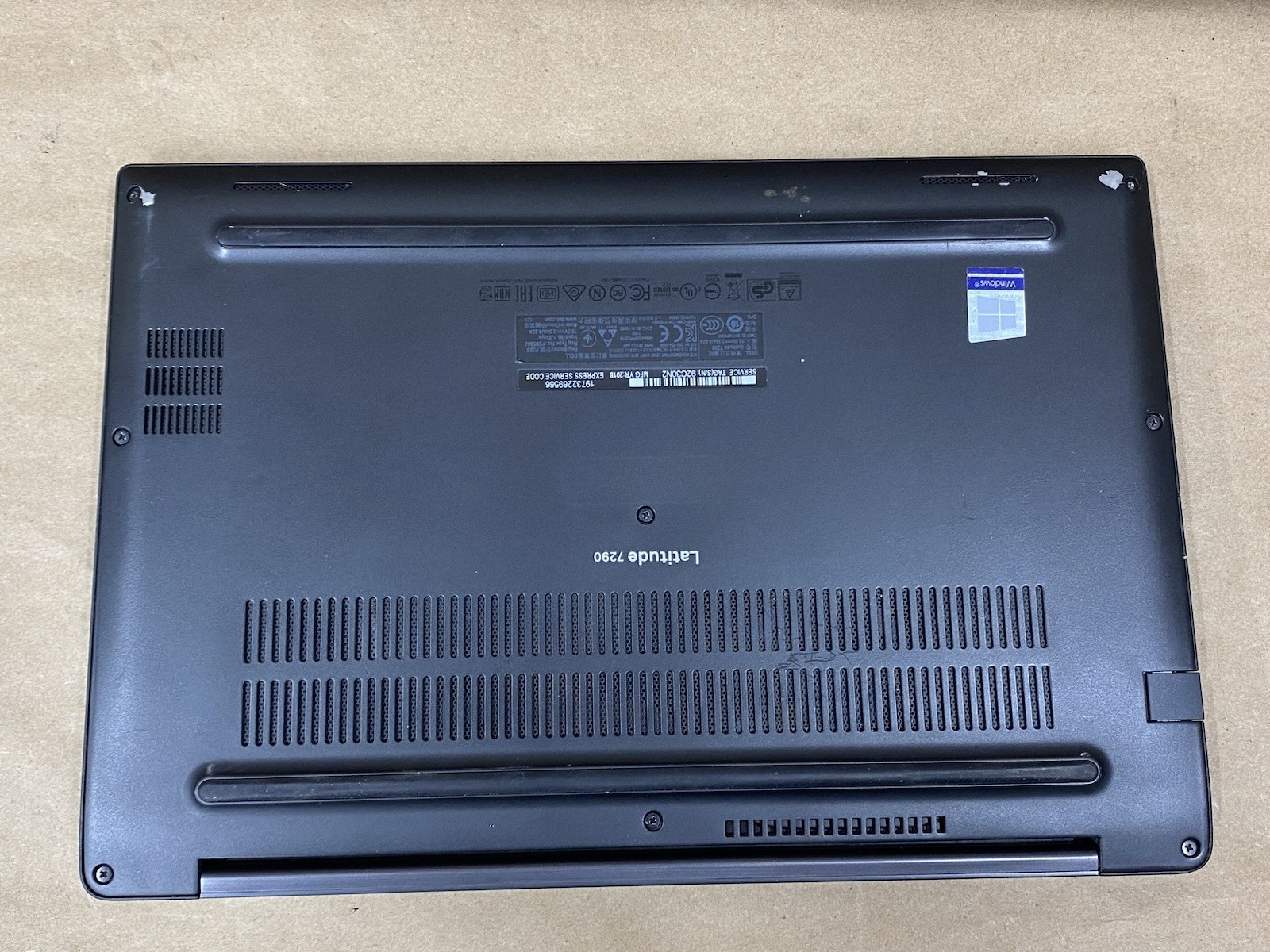 Dell Latitude 7290 – 12.5″ HD – i5-8250U – 4GB – 128GB SSD – Win 11 Pro – READ