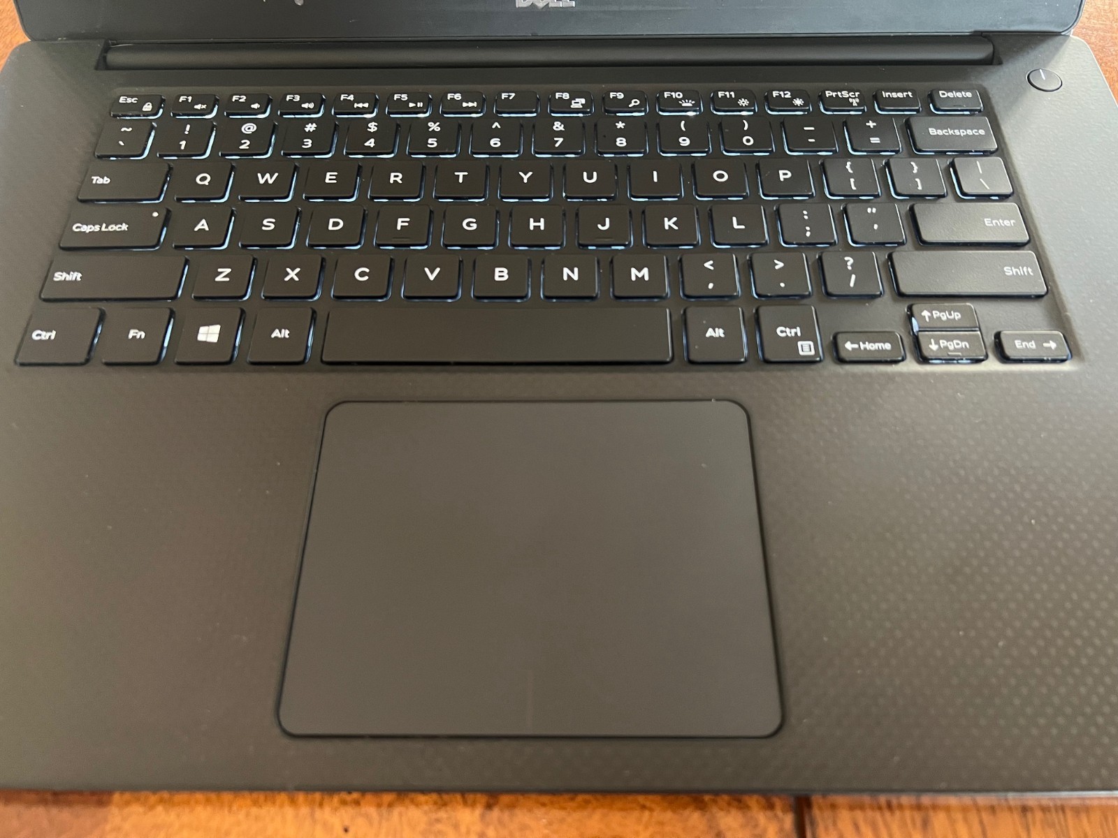 Dell XPS 15 9560 15.6″ i5-7300HQ GTX 1050 8GB RAM 256GB SSD Windows10