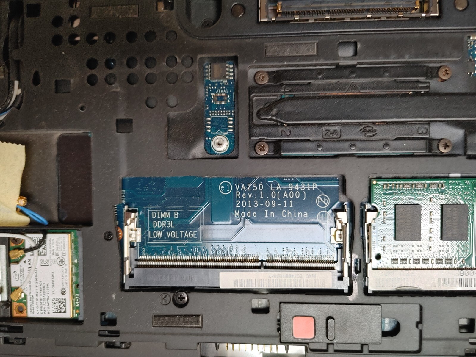 Dell Latitude E7240 Core i3-4010U@1.70GHz,4GB RAM, NO HD FOR PARTS/ Repair