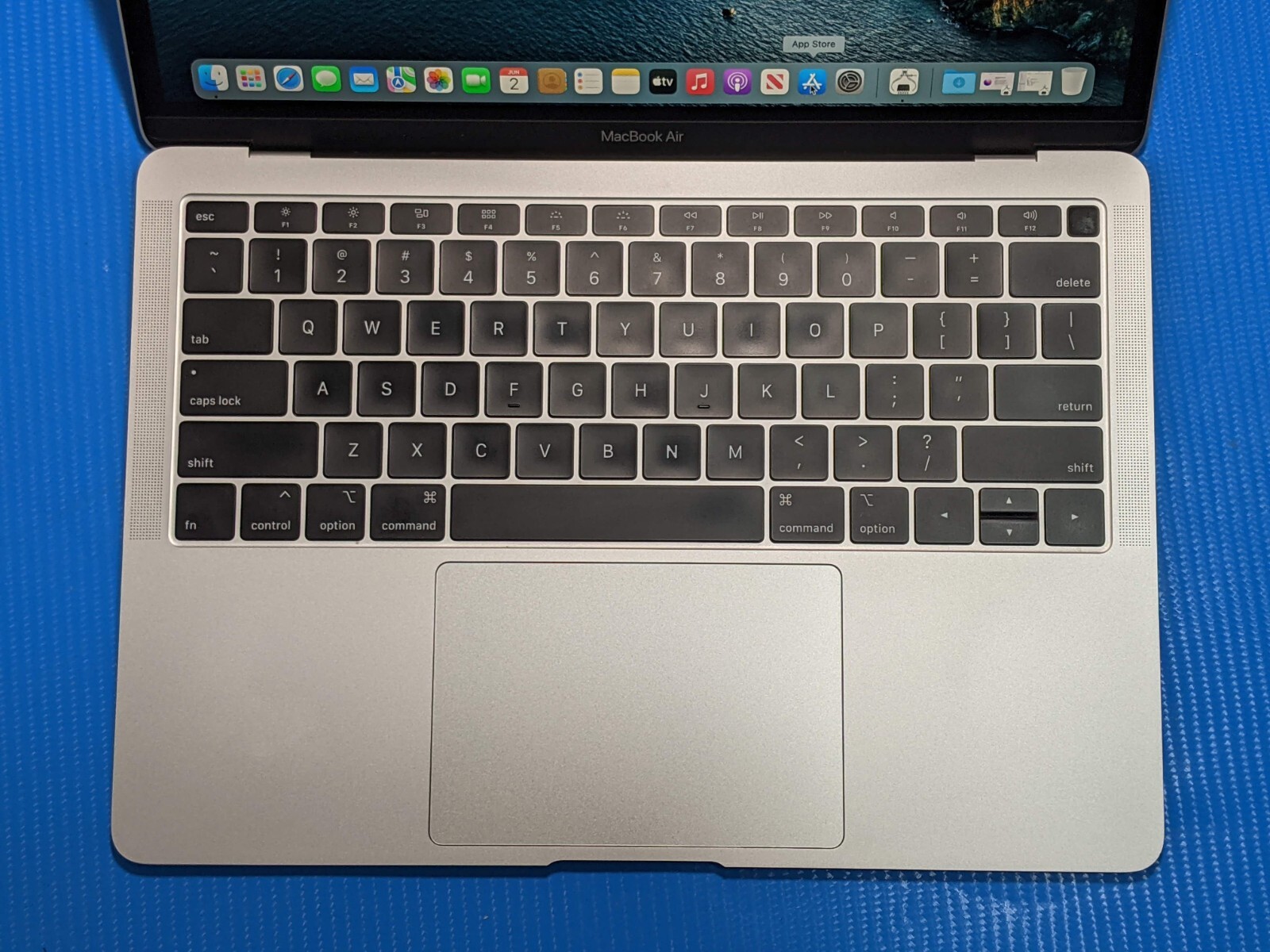 Apple MacBook Air 13″A2179 (2019) i5-8210Y 1.6Gh 8GB 256GB OS Monterey MVFH2LL/A