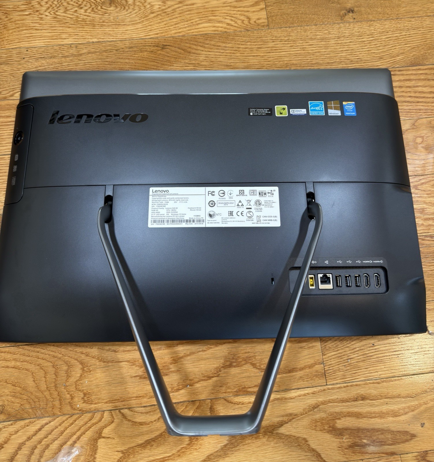 21.5″ Lenovo C40-30 F0B4 Touchscreen PC A6-7310 @ 2.00GHz 4G RAM 500 SSD WIN10