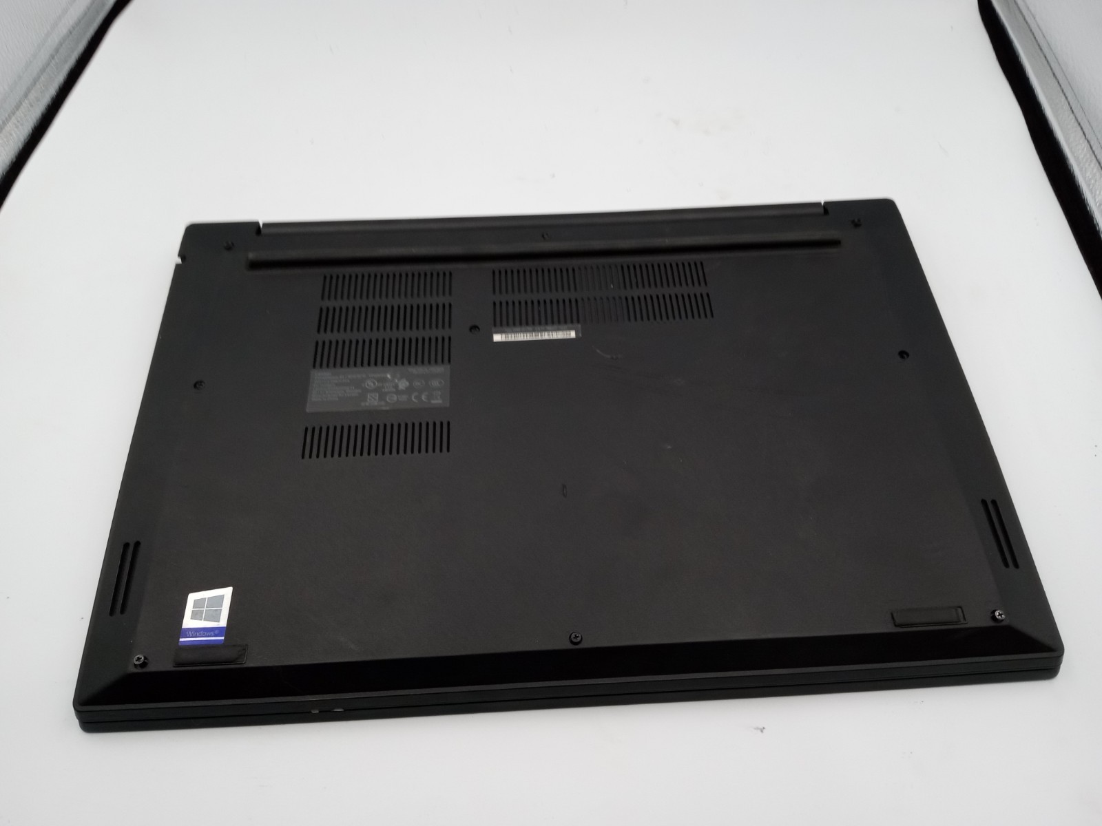 Lenovo Thinkpad E590 15″ Laptop Intel Core i5 8th Gen – LIQUID DAMAGE -RR