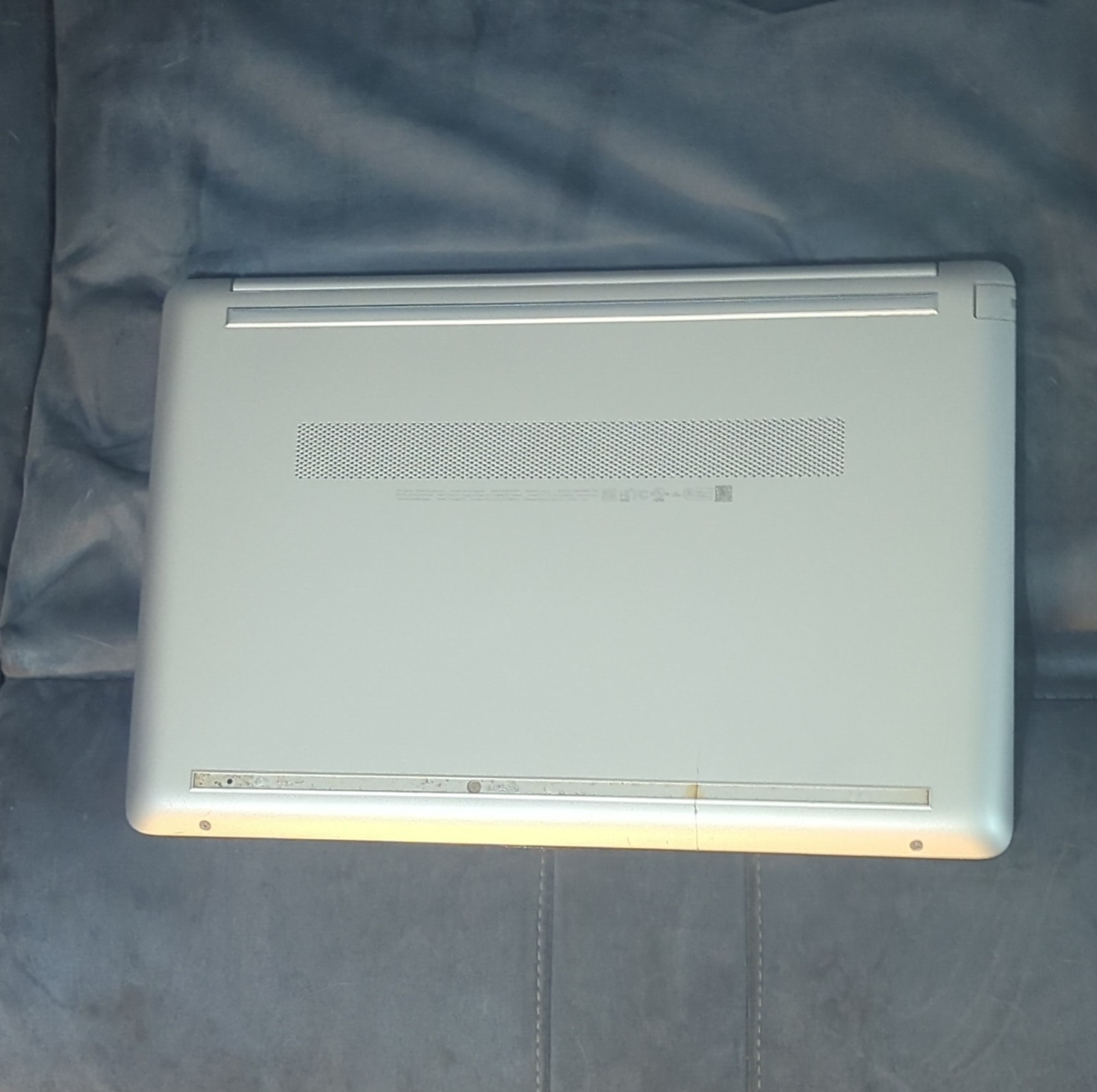 HP 15-dw0010wm 15.6″ Notebook Laptop AMD Ryzen 3 – Silver (*read desc.)