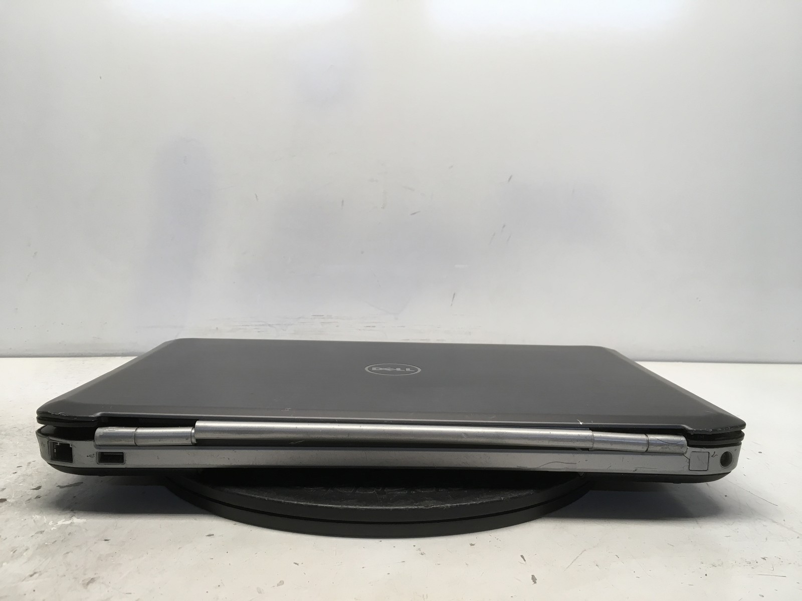 Dell Latitude E5520 Intel i3-2330M 2.2GHz 4 GB NO HDD No Batt
