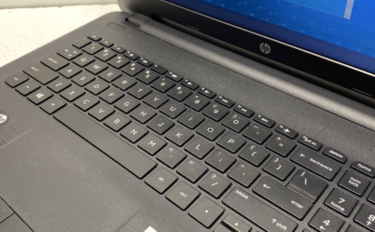 HP Notebook 15-ba057nr – 15.6″ AMD A8 Processor Windows 10