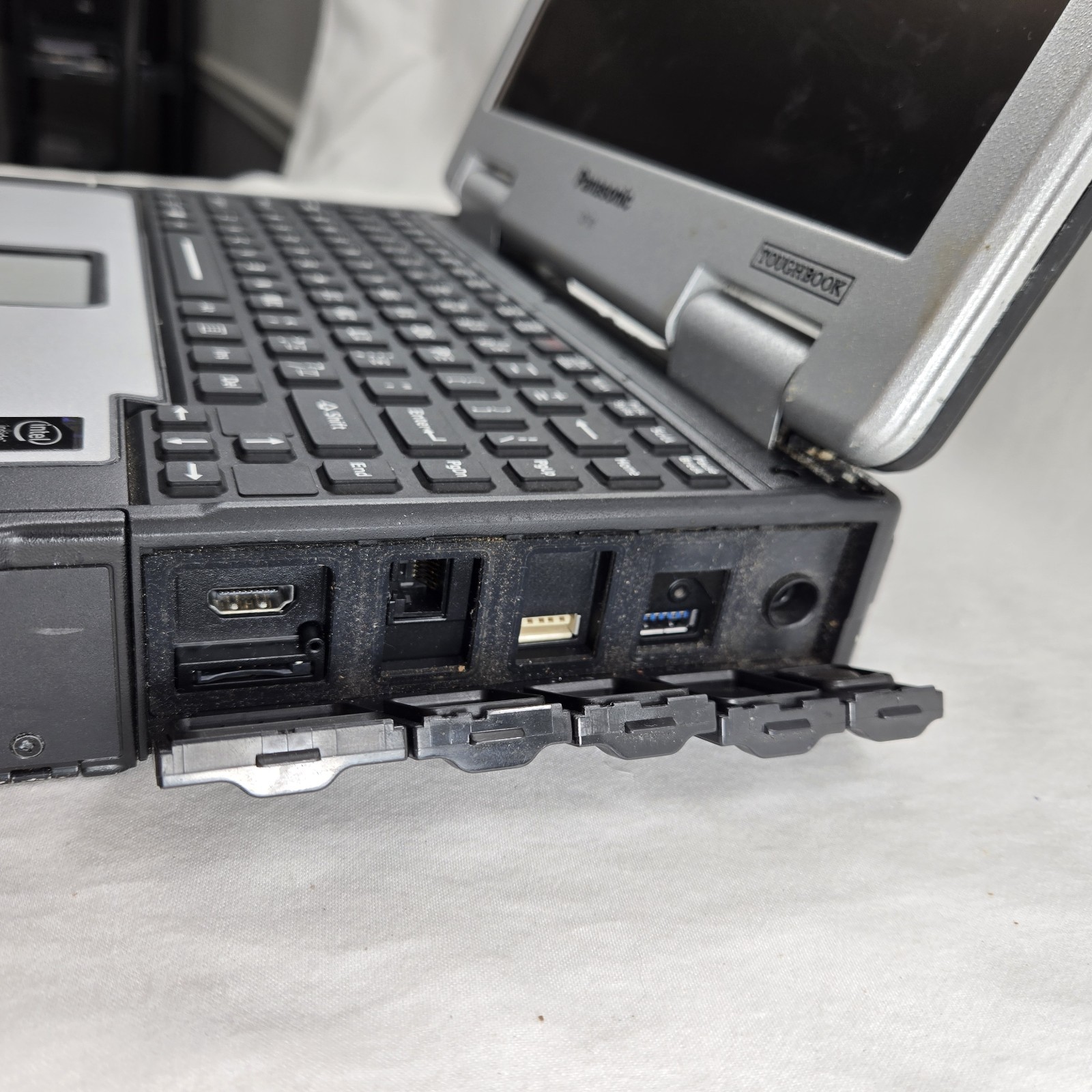 Panasonic Toughbook CF-31 MK5 i5-5300U 2.3GHz 256GB SSD 8GB Ram W11 — Grade C