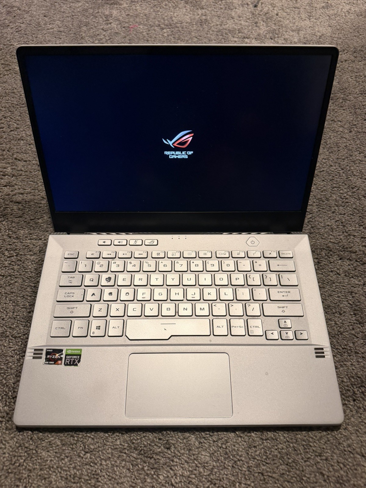 Asus ROG Zephyrus G14 14″ Ryzen 9 4900HS 16GB 1TB SSD GeForce RTX 2060 Max-Q