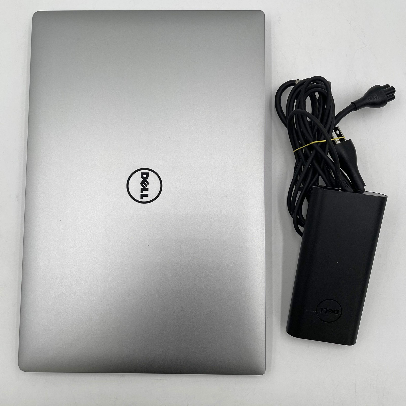Dell Precision 5520 P56F 15.6″ i7-7820HQ 2.9GHz 48GB RAM 4TB SSD Quadro M1200