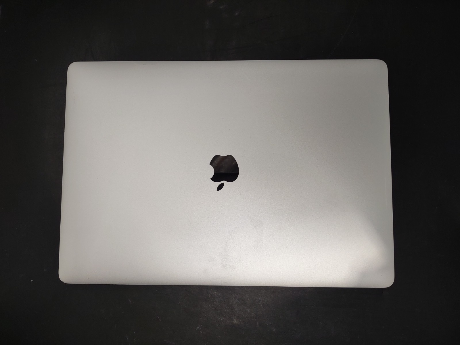 Macbook Pro 14,3 A1707 i7 7700HQ @ 2.80GHz 16GB RAM 250GB NVME macos Ventura