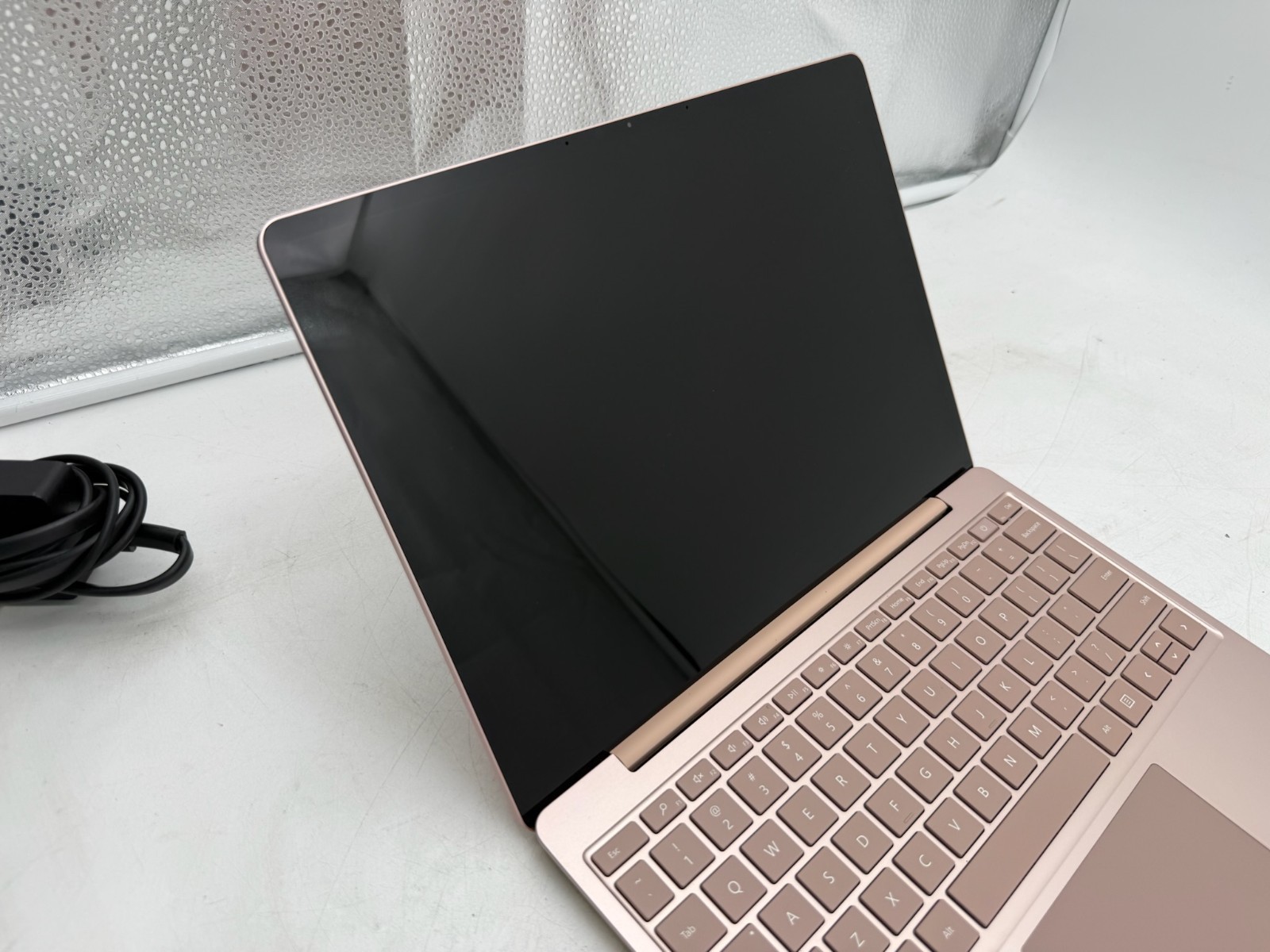 Microsoft Surface Laptop Go 1943 12.4″ 128 GB SSD 8 GB RAM i5-1035G1 Win 11 Home