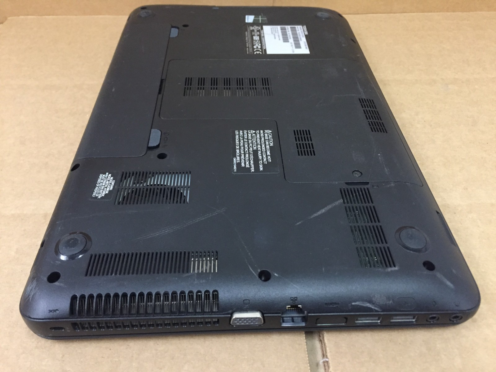 Toshiba Satellite C855D-S5302 15.6″ Laptop AMD E-300 8GB RAM NO HDD/AC – Tested