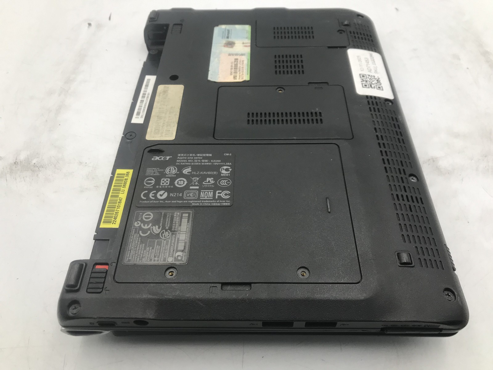 ACER ASPIRE ONE KAV60 – BOOTS TO BIOS – INTEL ATOM A270 – NO RAM – READ DESC -BB