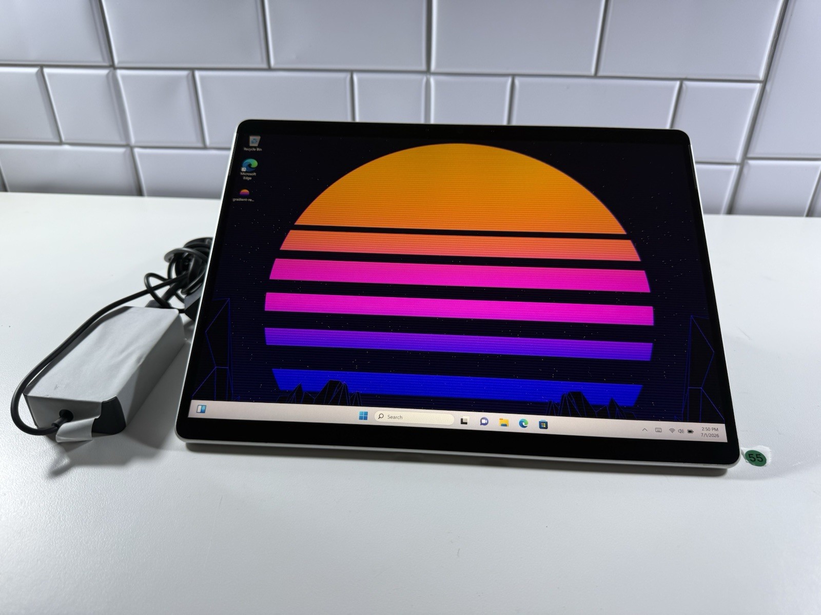Microsoft Surface Pro 8 (1982) i5-1145G7 – 16GB RAM – 256GB 120Hz – Win 11 Pro