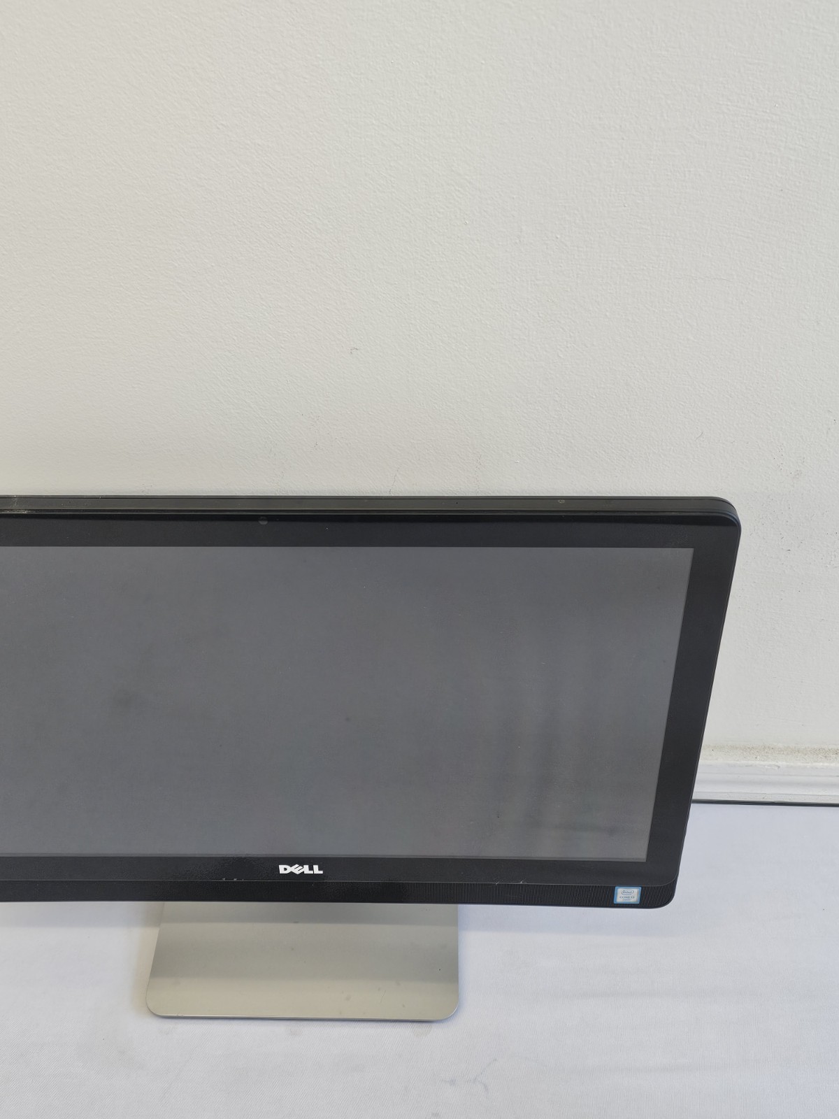 Dell Inspiron 22-3263 All-In-One Intel i3-6100u – 8GB RAM – 256GB SSD – Win 11