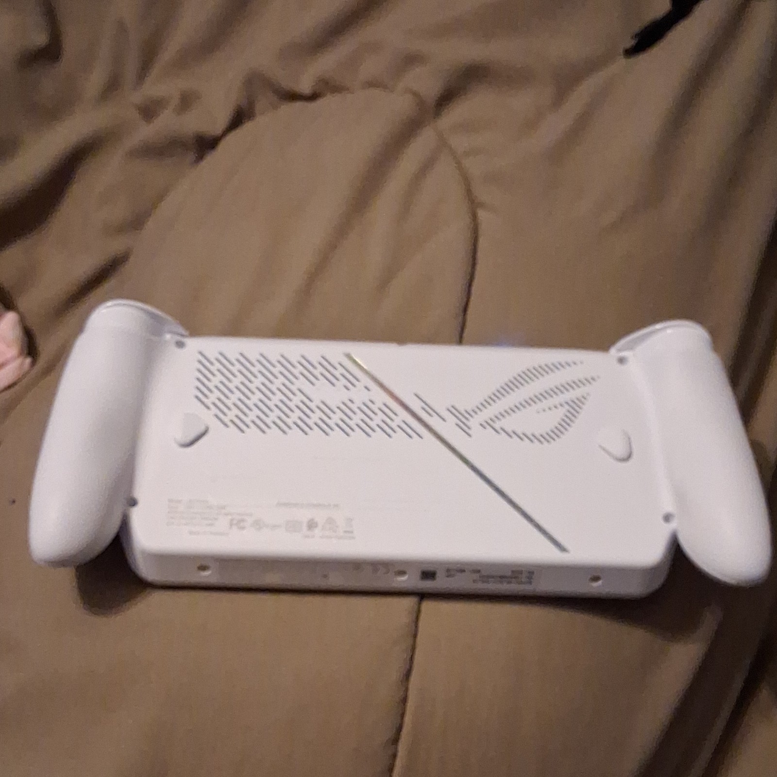 ASUS ROG Ally Handheld Gaming PC White AMD Ryzen Windows 11 Touchscreen SSD