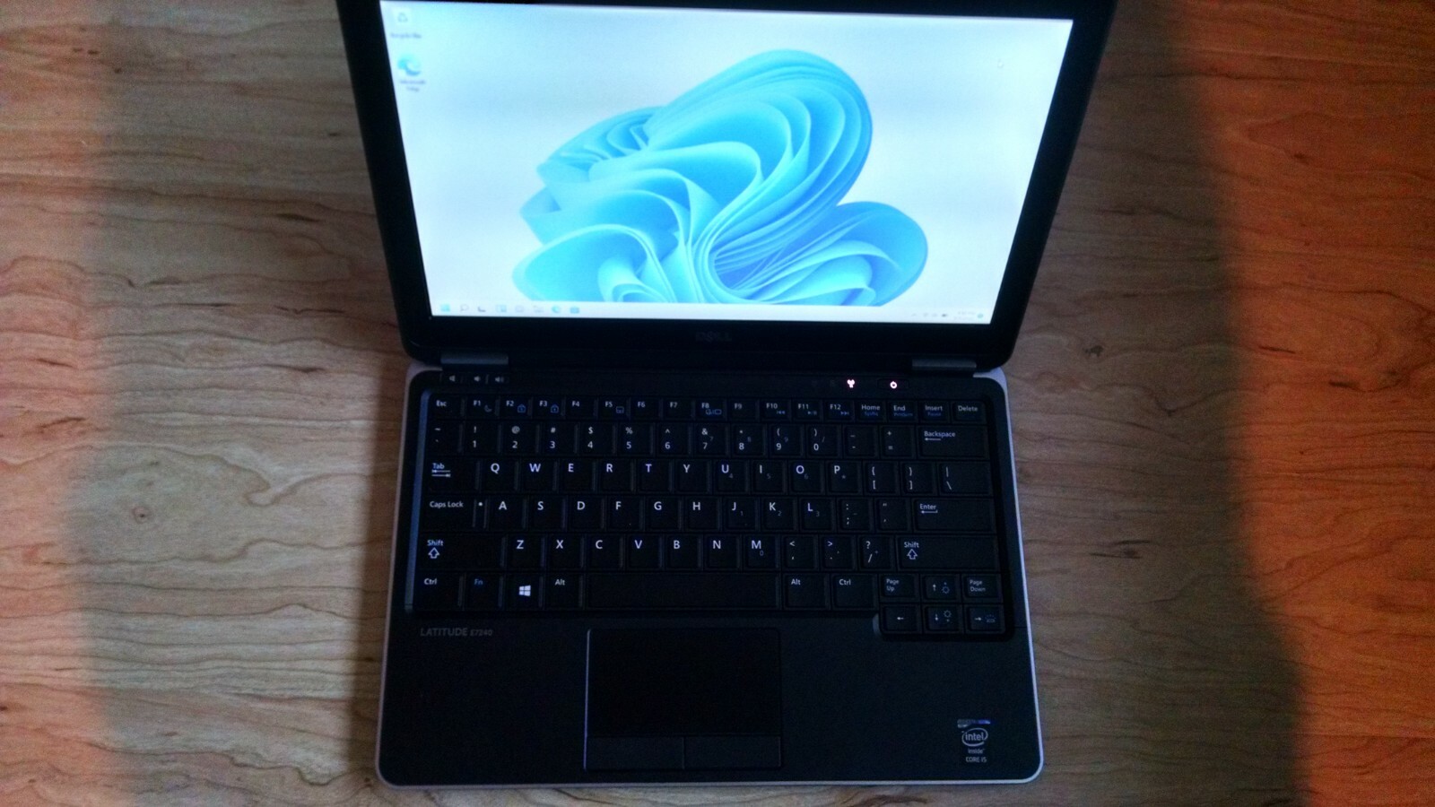Used Dell Latitude e7240 Core i5 Wndows 11 256GB SSD Drive 8gb RAM laptop