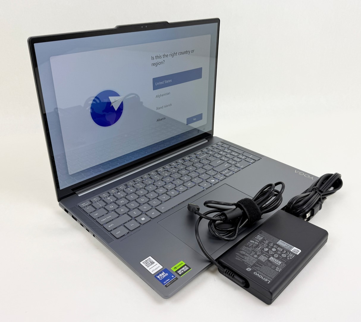 Lenovo Yoga Pro 9 16IAH10 16″ 2.8K OLED Touch Ultra 9 285H 32GB 1TB RTX 5050 W11