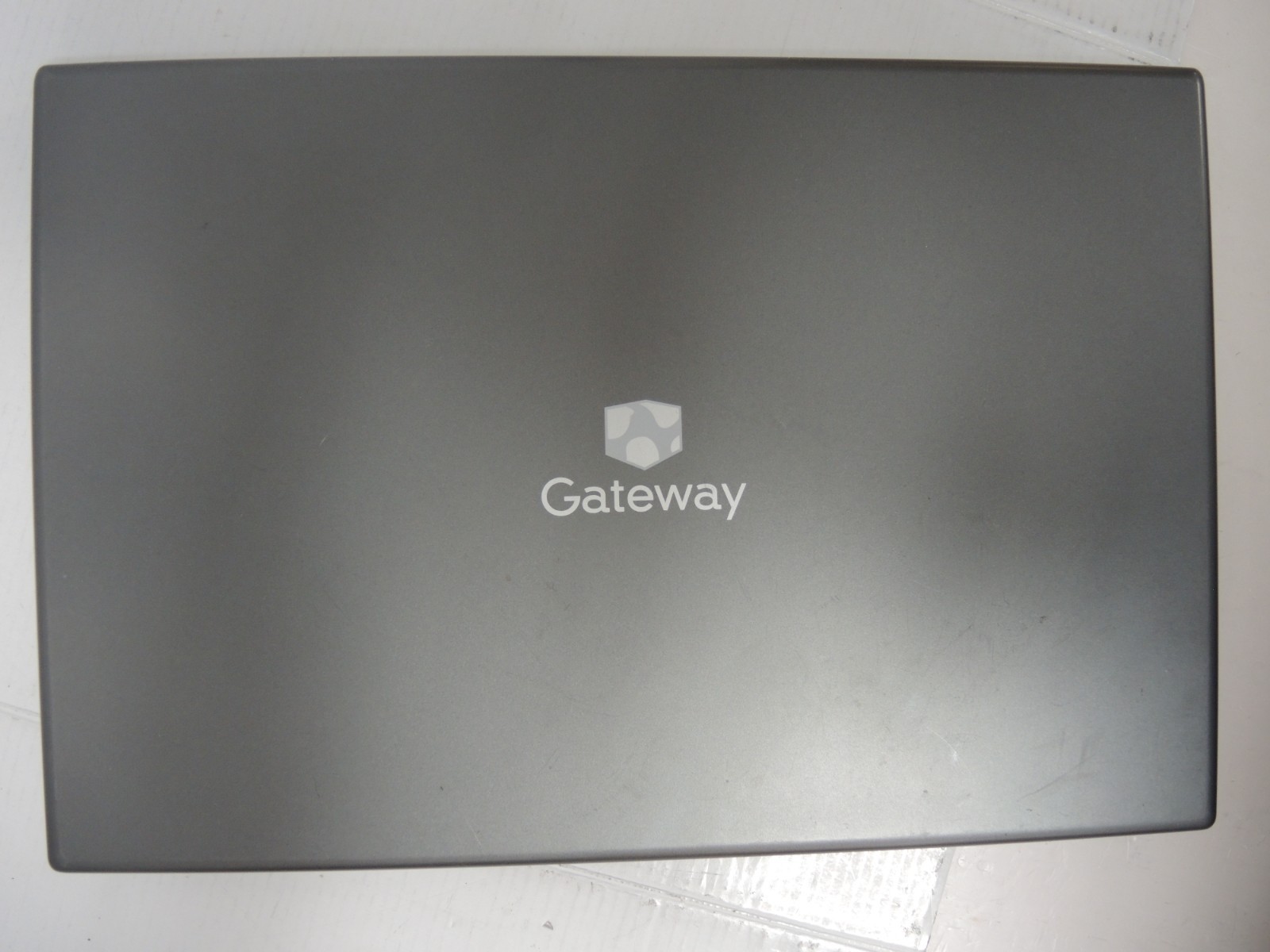 Gateway 15.6″ Ultra Slim Notebook [DEAD / PARTS ONLY / NON-FUNCTIONAL]