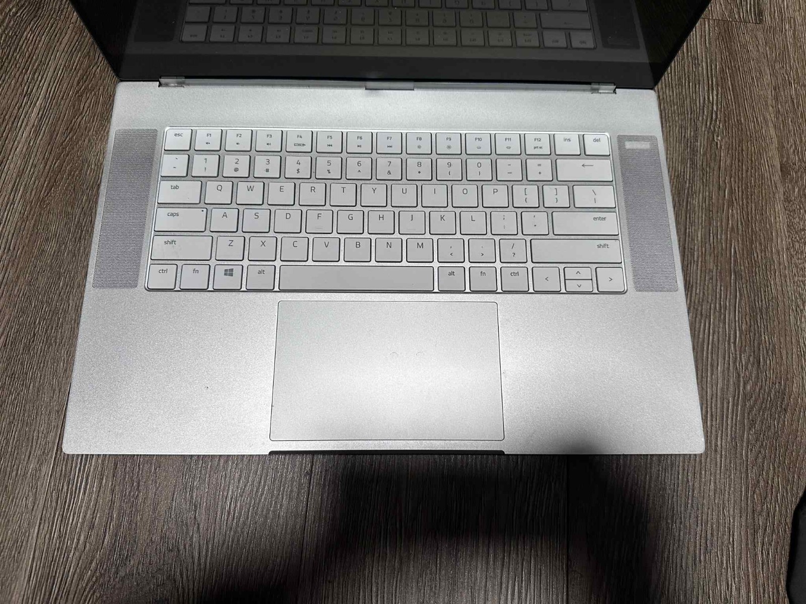 Razer Blade 15.6″ Studio Edition 4k OLED 60 Hz FOR PARTS READ DESCRIPTION