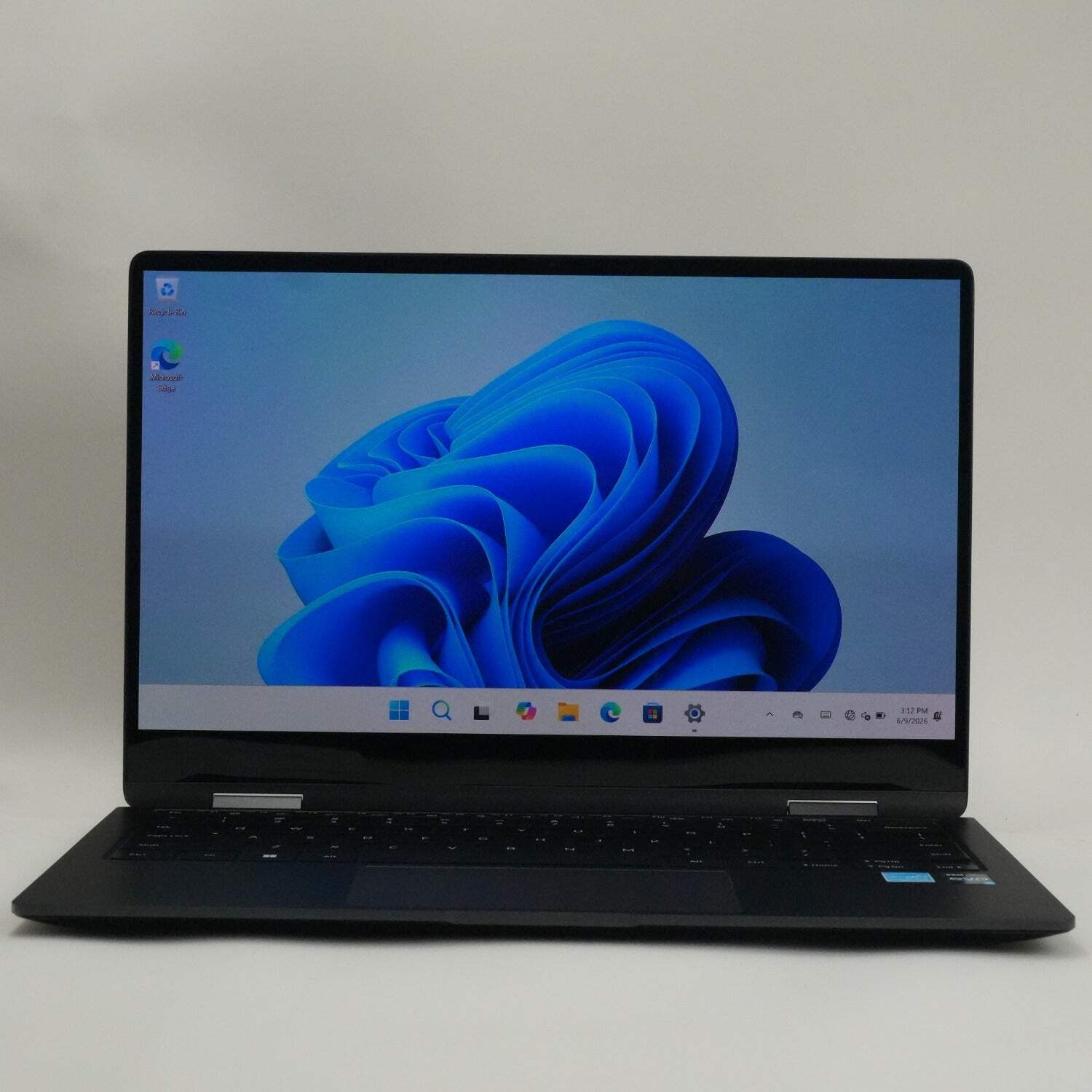 Samsung Galaxy Book3 Pro NP730QFG 13.3″ Core i7-1360P 2.2GHz 16GB RAM 2TB SSD