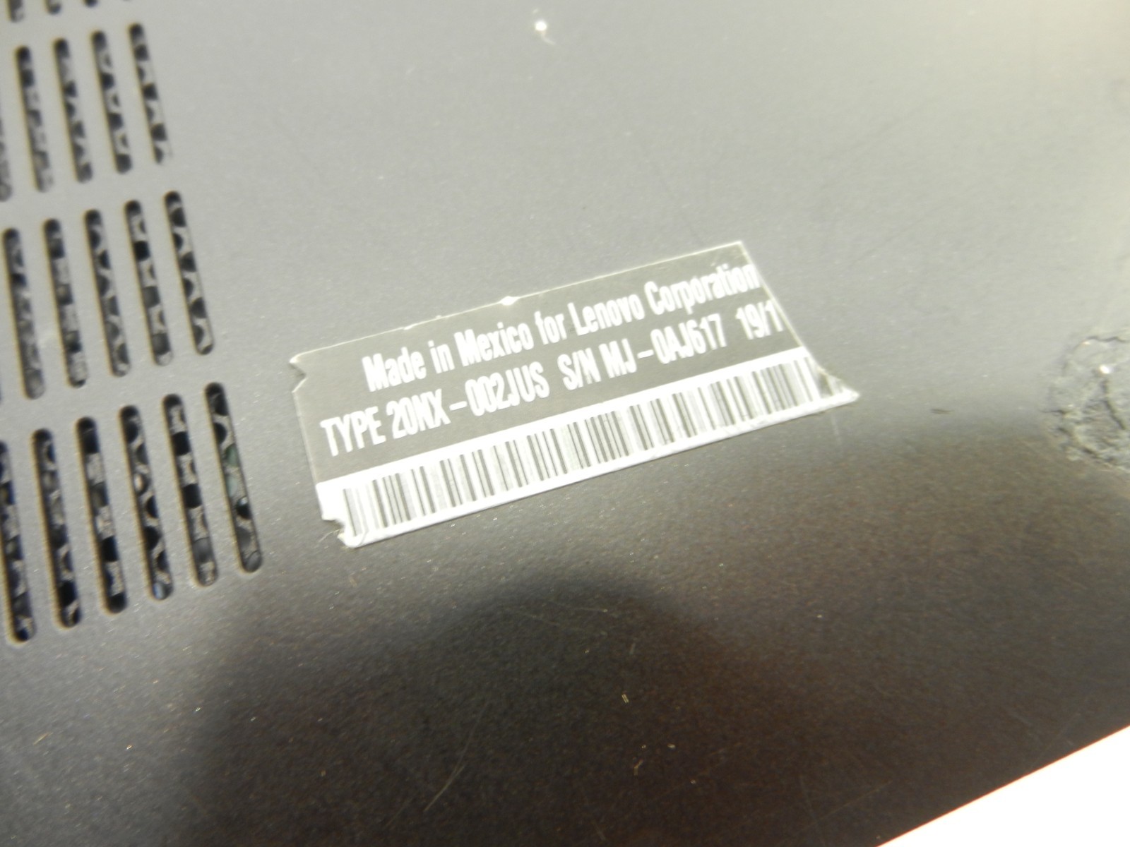 Lenovo ThinkPad T490s 14″ Core i7-8565U @ 1.8GHz 8GB RAM NO HDD/SSD **NO BATTERY