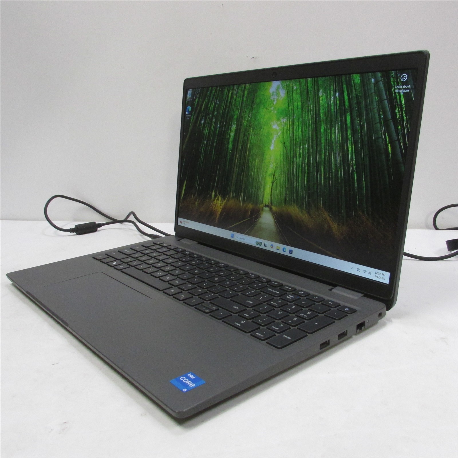 Dell Latitude 3540 i5-1335U 1.3GHz 16GB 256GB NVME 15.6″ W11P DMG/NO BAT/SPOTS