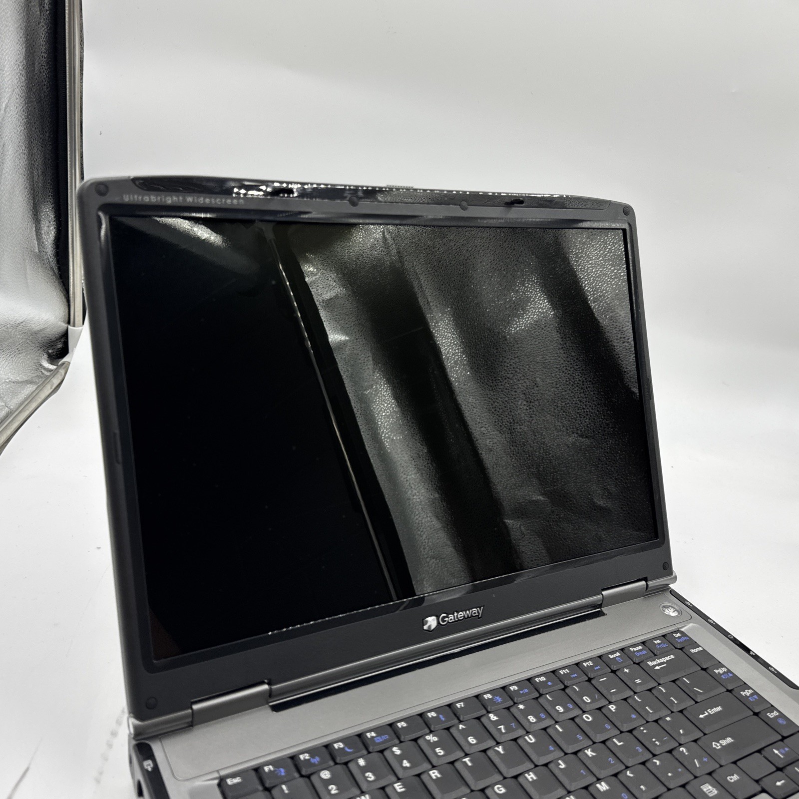 Gateway MA7 Laptop Core 2 Duo T2450 2.0GHz 4GB RAM NO HDD/OS/Caddy ( FOR PARTS)