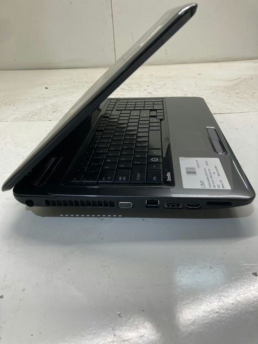 Toshiba Satellite L675D-S7104 AMD Turion 2 P560 Dual-Core 2500MHz 4096 MB NO HDD