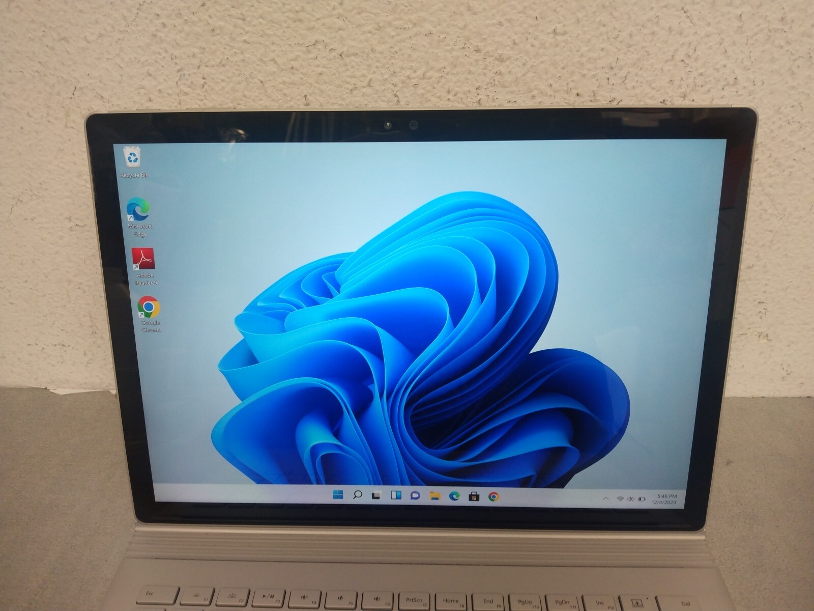 Microsoft 1703 Surface Book TOUCH Intel Core i7-6600U 2.6GHz 8GB 256GB SSD Win11