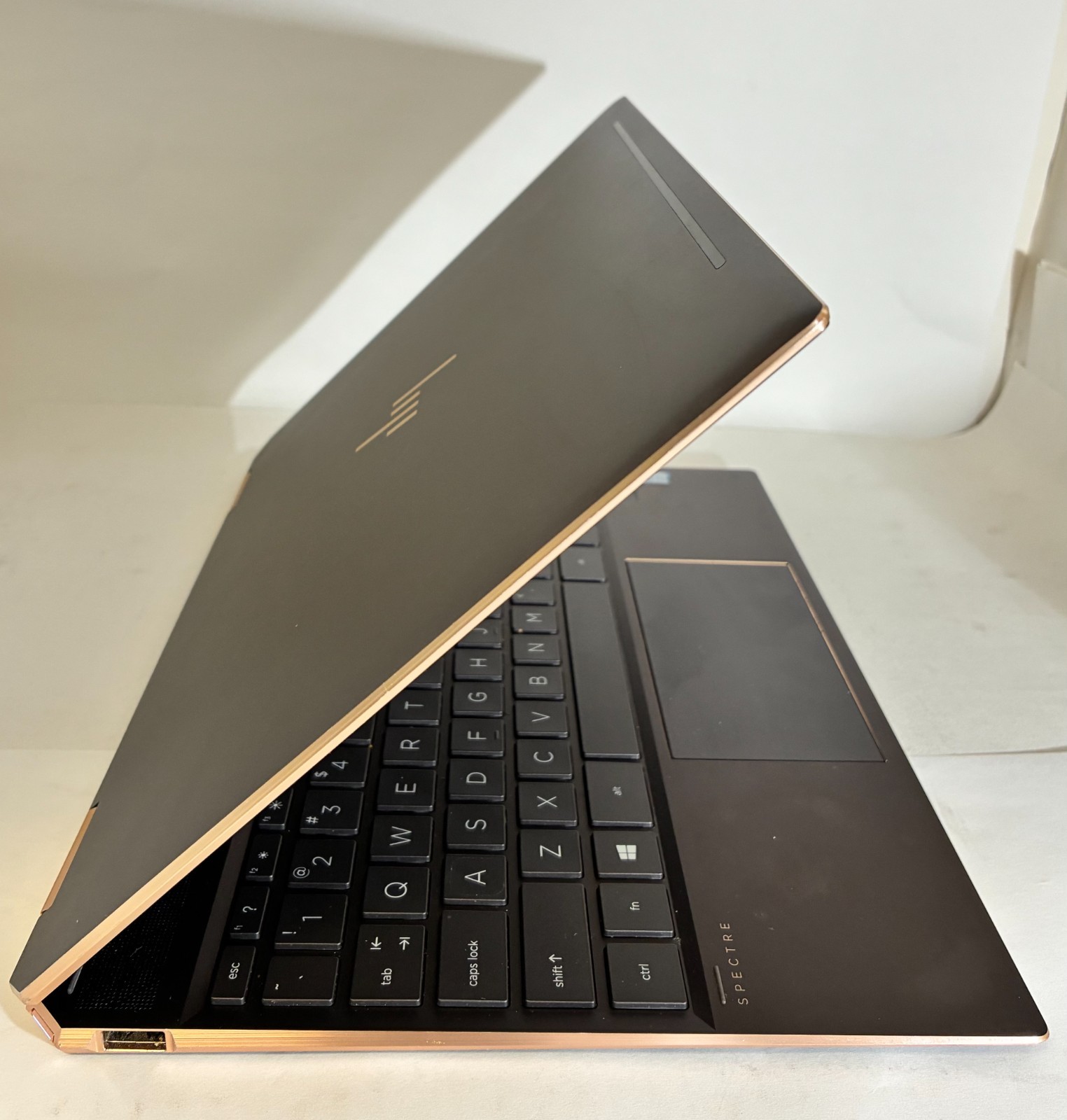 HP Spectre x360 Convertible 13-ap0013dx Core i7-8565U 1.8GHz 8GB RAM 256GB SSD