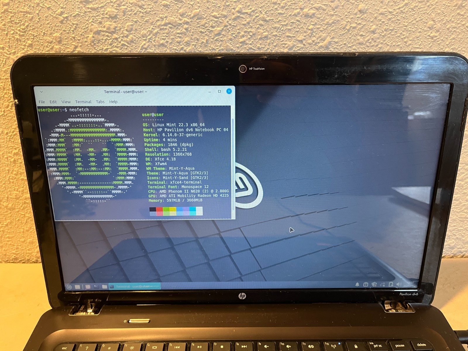 HP Pavilion dv6 Laptop AMD Phenom II 2.8GHz 4GB RAM Linux Mint HDD Win7HomeP