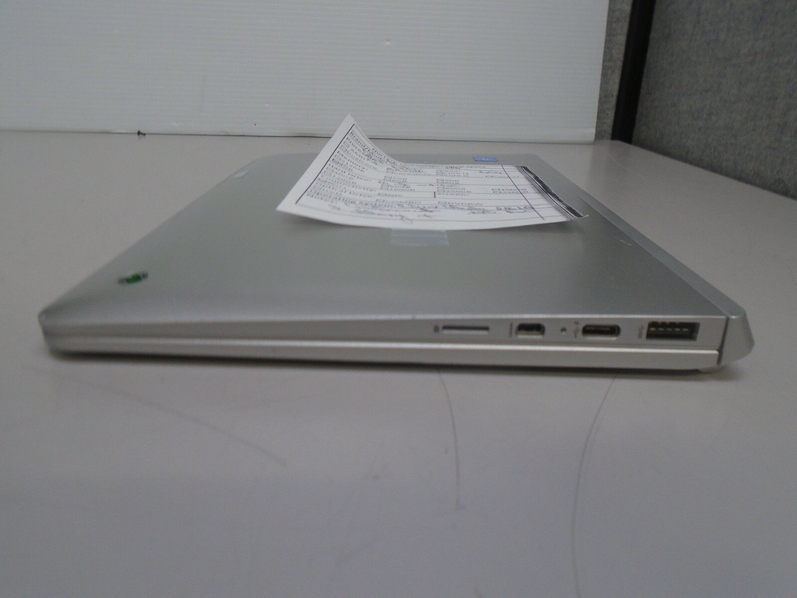 HP x2 10 10.1″ Intel Atom X5-Z8350 1.44GHz 4GB/64GB eMMC Linux Laptop NO AC
