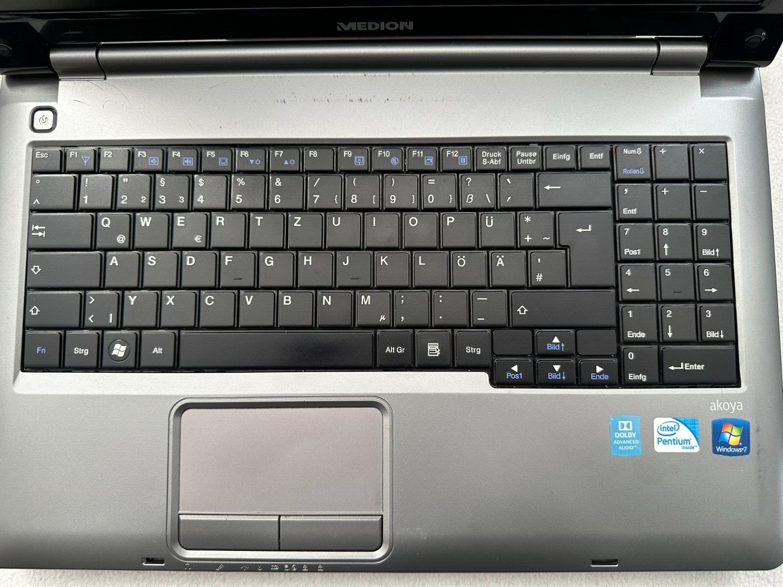 Laptop Medion Akoya E5218 MD98120 15.6 inch Intel T4400 500GB HDD 4GB RAM Win10