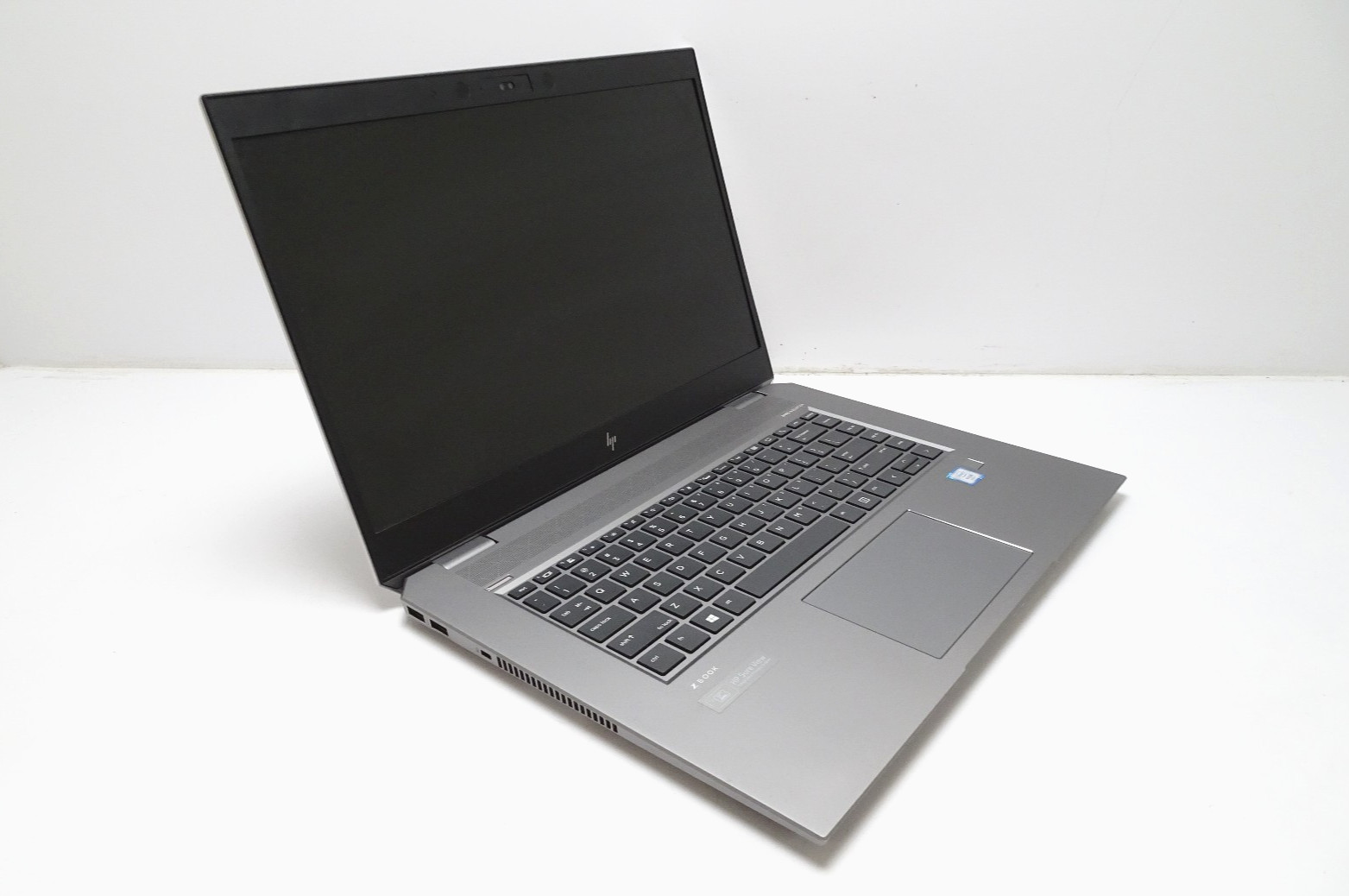 HP ZBook Studio G5 | Intel Xeon E-2176M | 16GB RAM | 512GB NVMe | LINUX | READ