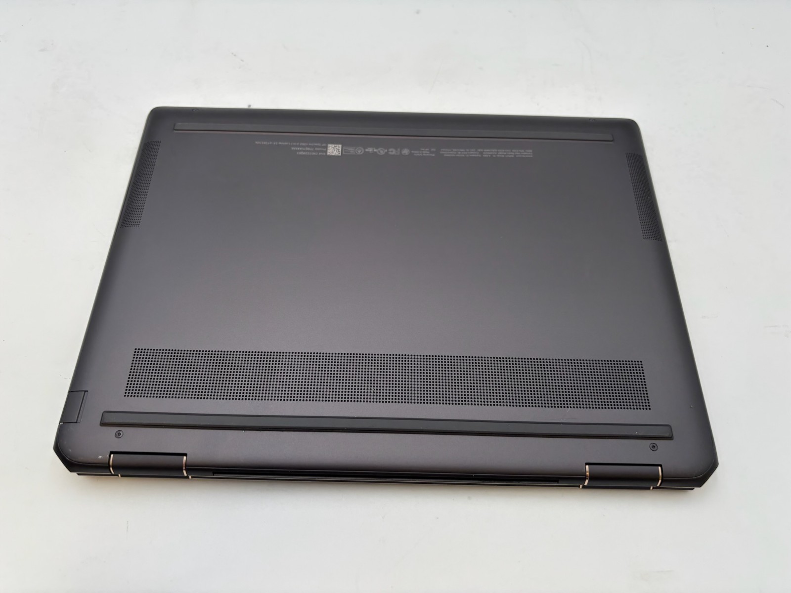 HP Spectre x360 2-in-1 14-ef2013dx 13.5″ 512 GB SSD 16 GB RAM i7-1355U