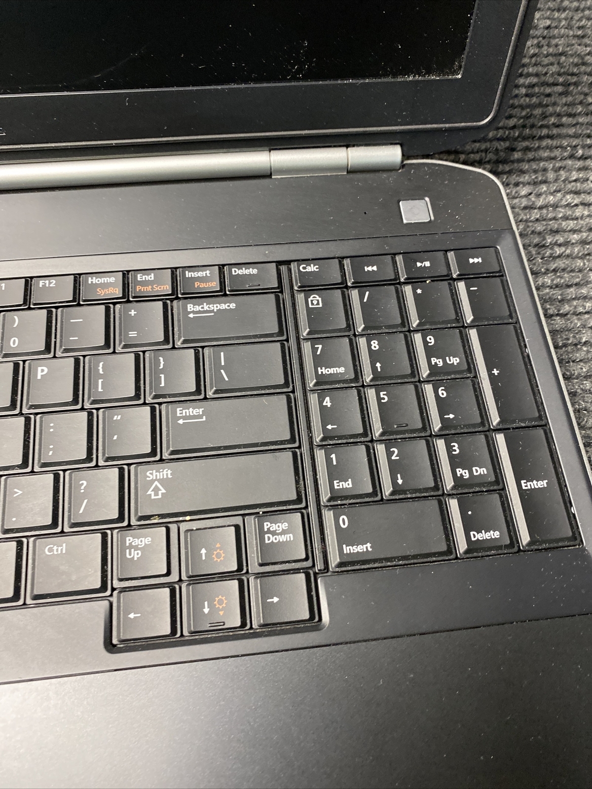 *READ* Dell Latitude E5520 15.6″ Intel Core i5-2520M @ 2.50 GHz 4GB NO HDD NO OS