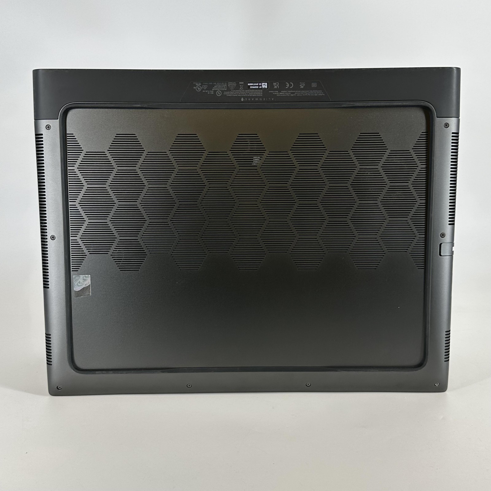 Dell Alienware M18 R1 480Hz FHD+ 2.5 GHz Ryzen 9 7945HX 64GB 4TB/512GB RTX 4090