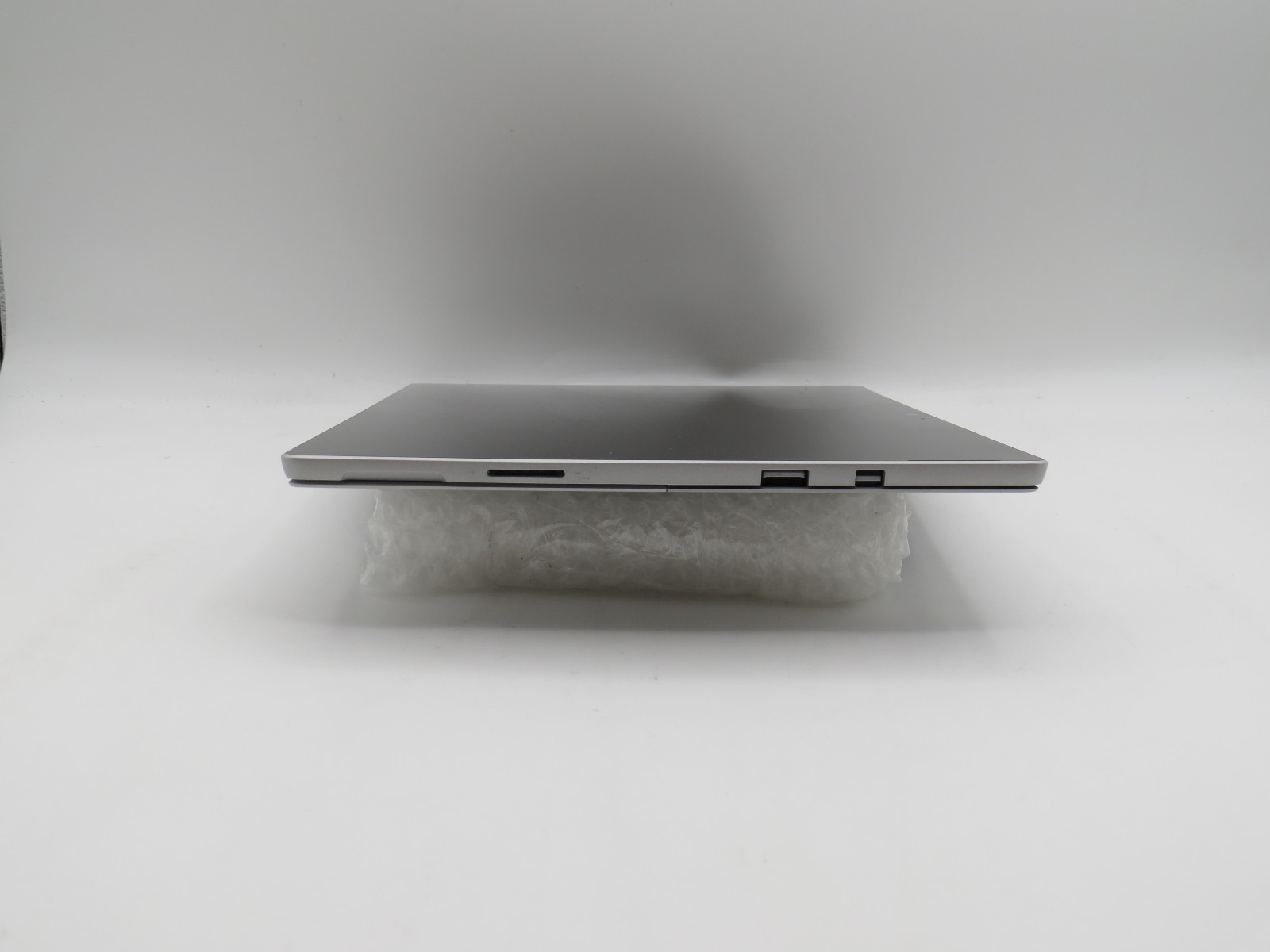 Microsoft Surface Pro 5 1796 | M3-7Y30 | 4GB RAM | 128GB SSD | No OS / AC