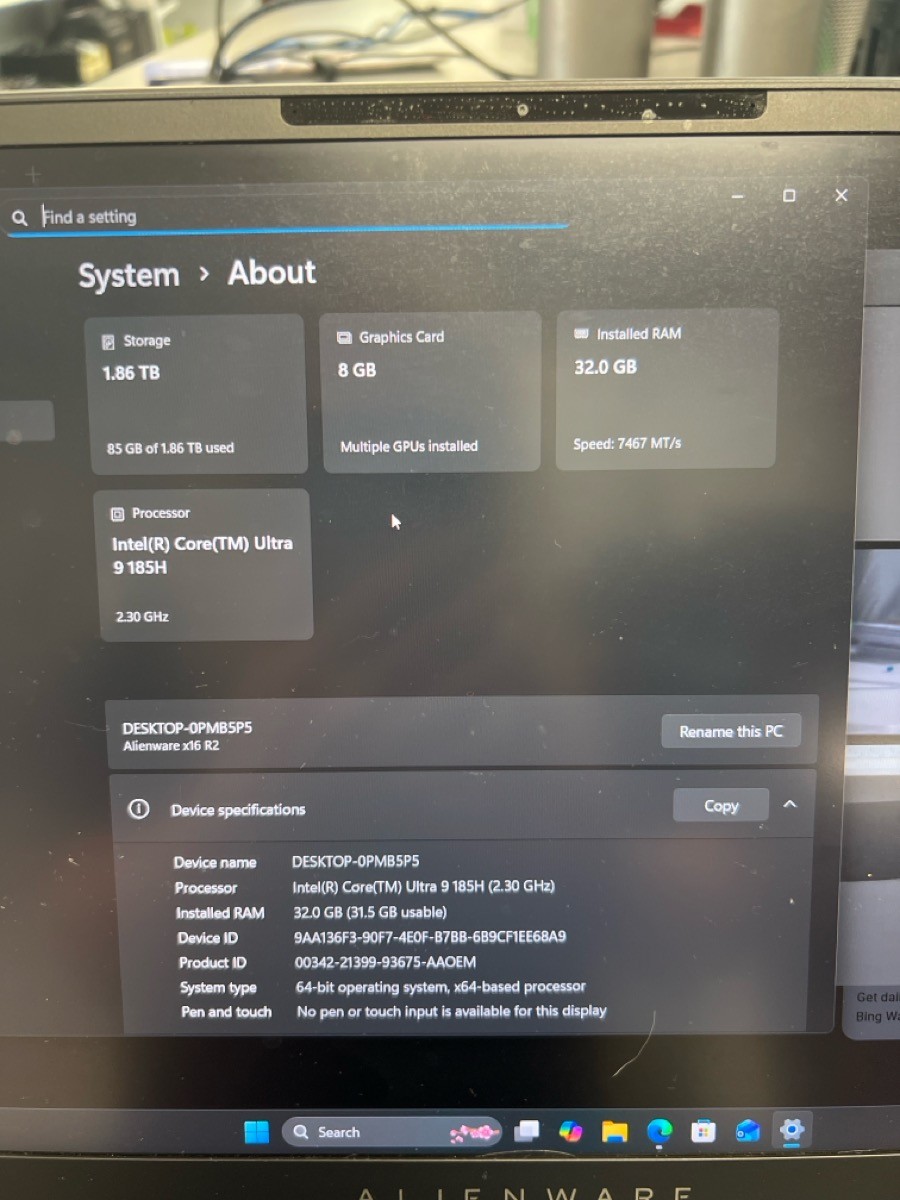 Alienware x16 R2 Gaming Laptop – Intel Ultra 9, 32GB, 2TB, RTX 4070 (PD7016131)
