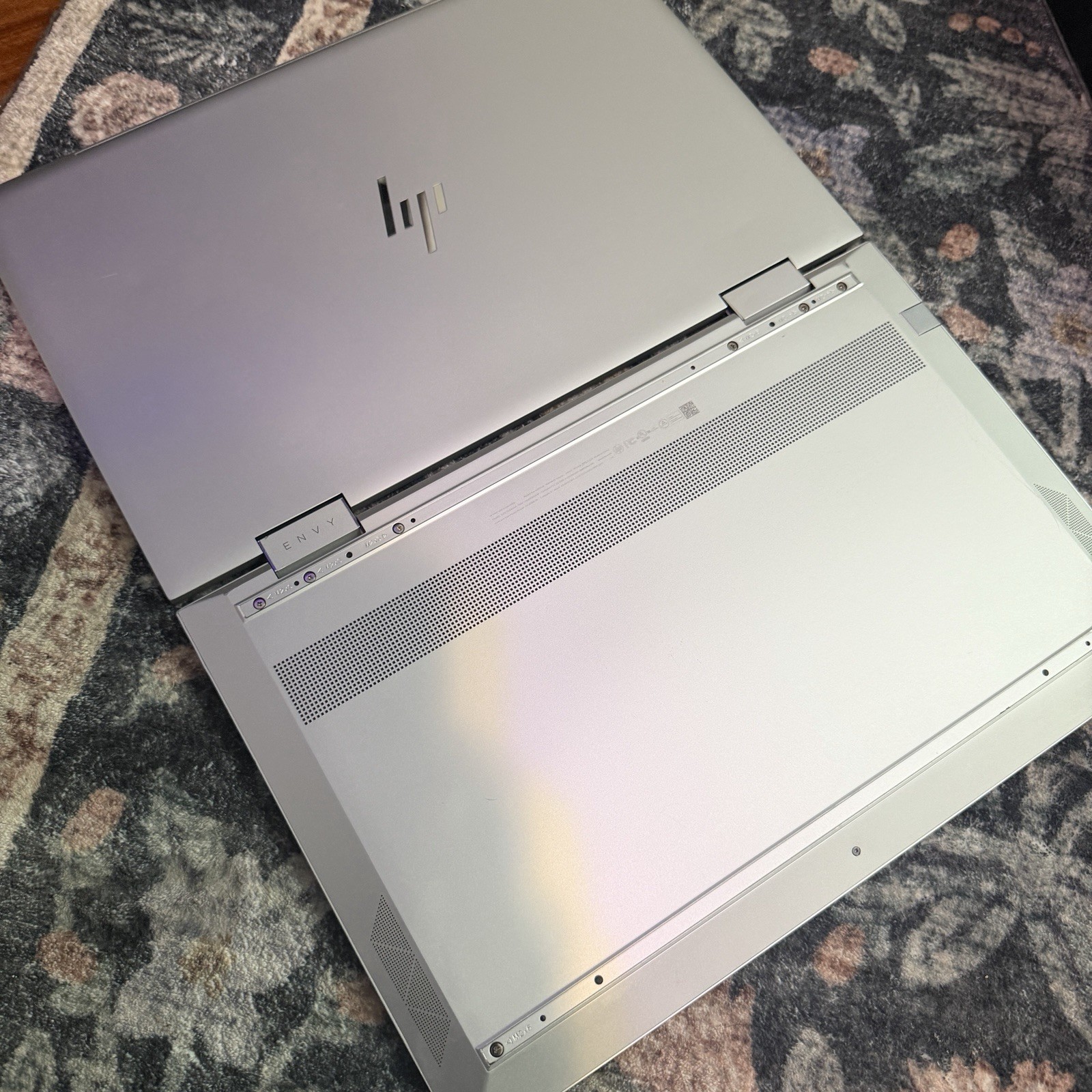HP ENVY x360 15.6″ Touch i7-1165G7 40GB RAM 512GB SSD Windows 11 Pro 2-in-1