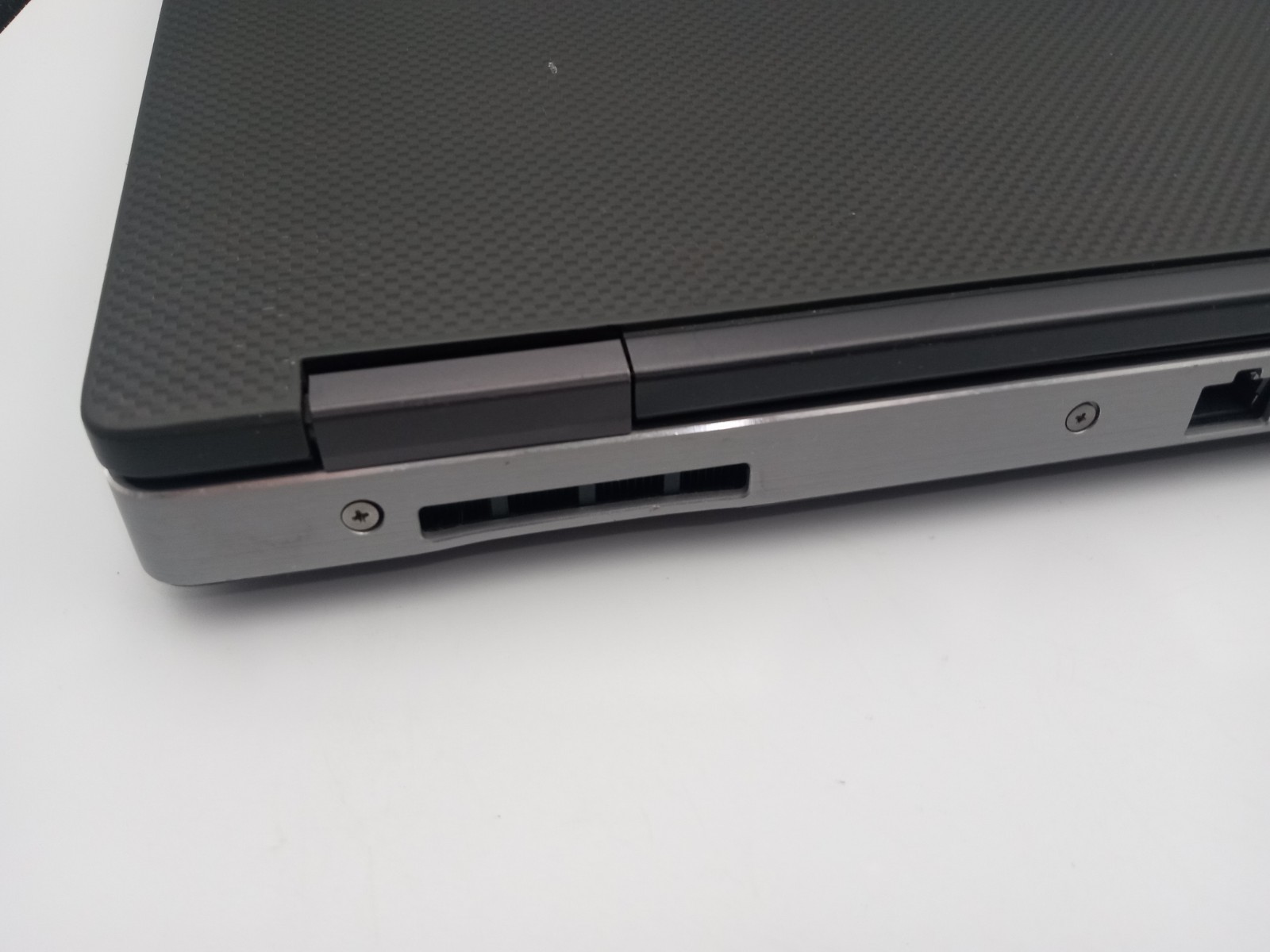 Dell Precision 7540 15.6″ Touchscreen i5-9400H 16GB RAM 128GB SSD W11 -READ -RR