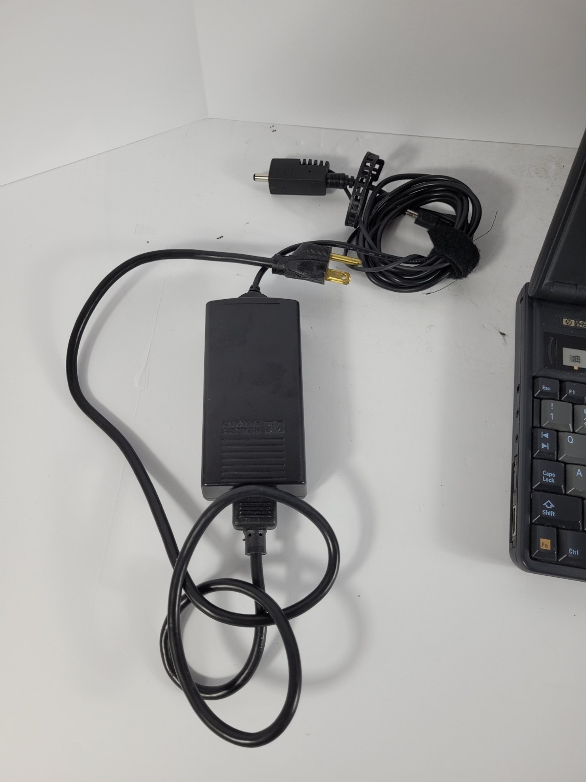 Hewlett Packard HP Omnibook 800CT Notebook Laptop Fully Functional Ships Free