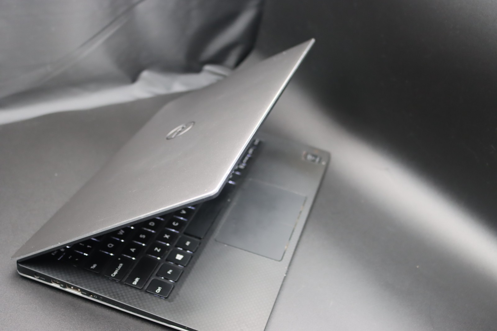 Dell XPS 13 9343, 13.3″ Intel Core i5-5200U, 4GB RAM, 128GB. Windows 10 Home