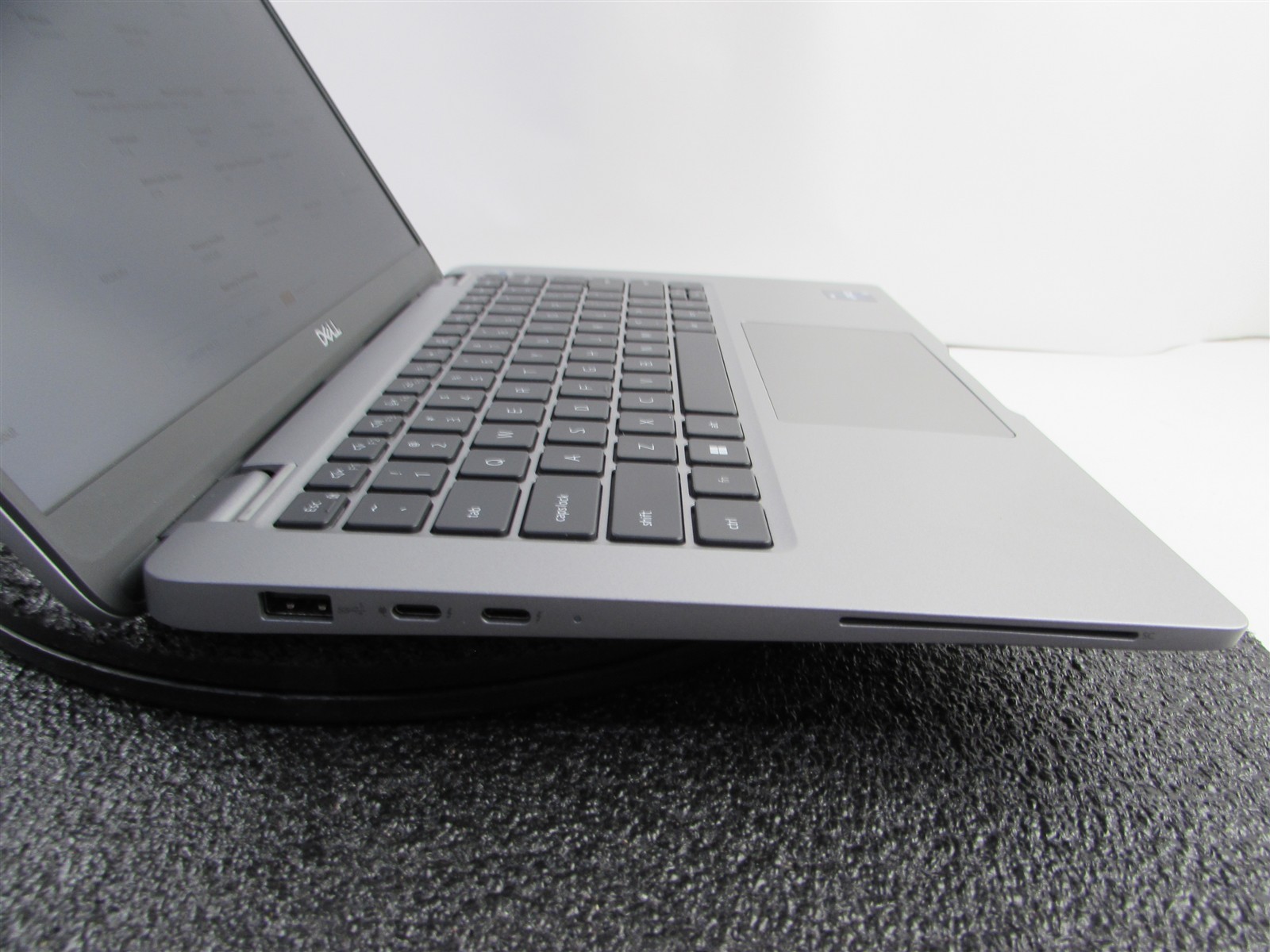 DELL LATITUDE 5340 1920X1080 FHD CORE I5-1345U 512GB SSD 16GB RAM NO O.S