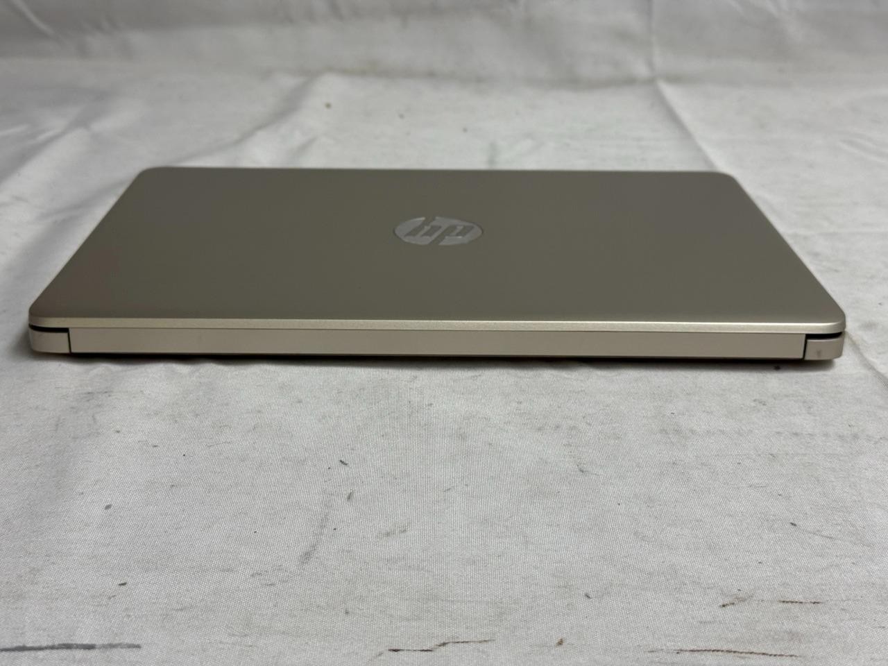 HP Laptop 14-cf0xxx 4GB RAM, i3-7100U, 2.40GHz, 128GB SSD Windows 11