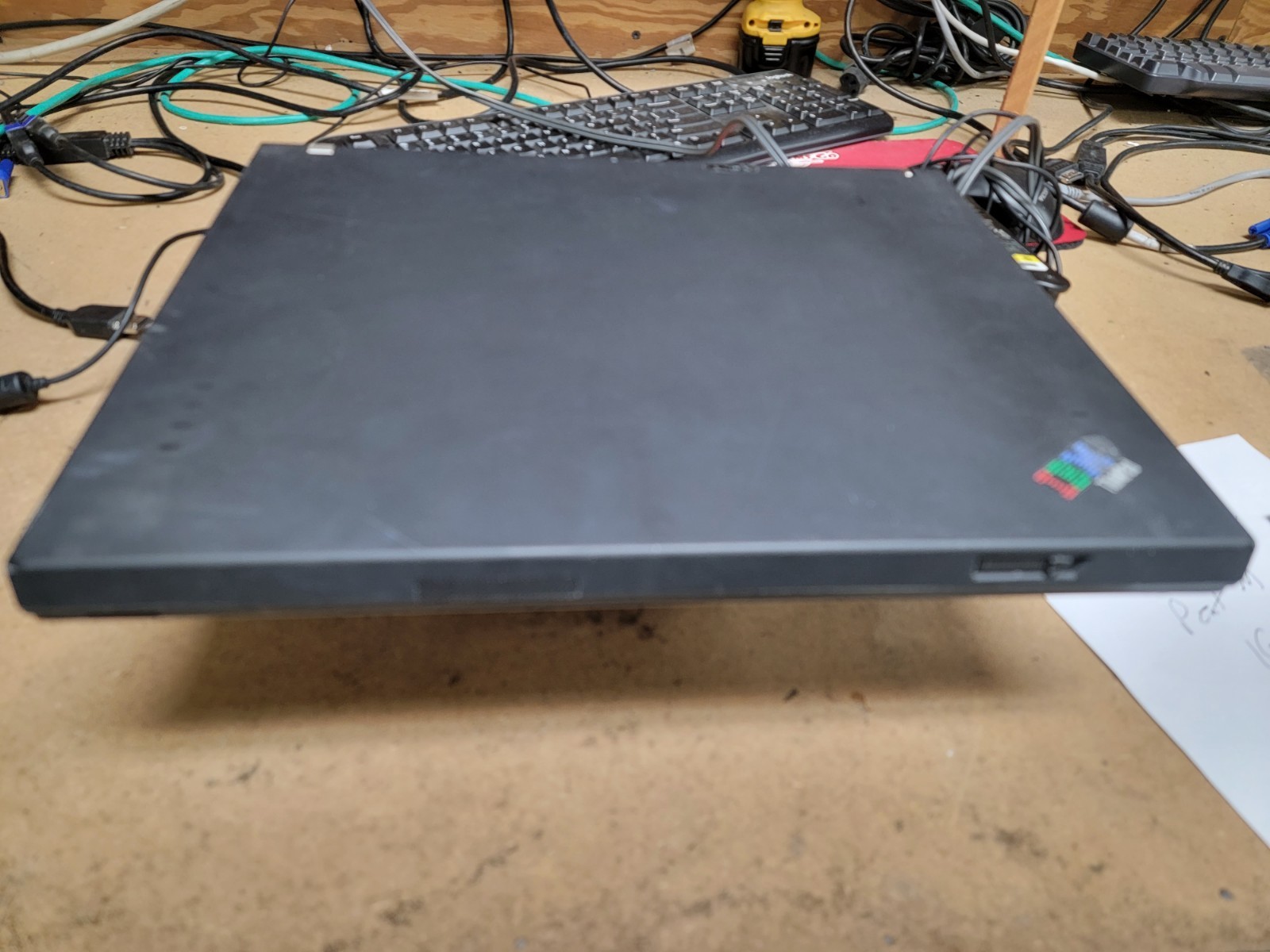 IBM Thinkpad 14″ T43 – Pent M – 1GB Ram – NO HDD NO BATTERY – FOR PARTS