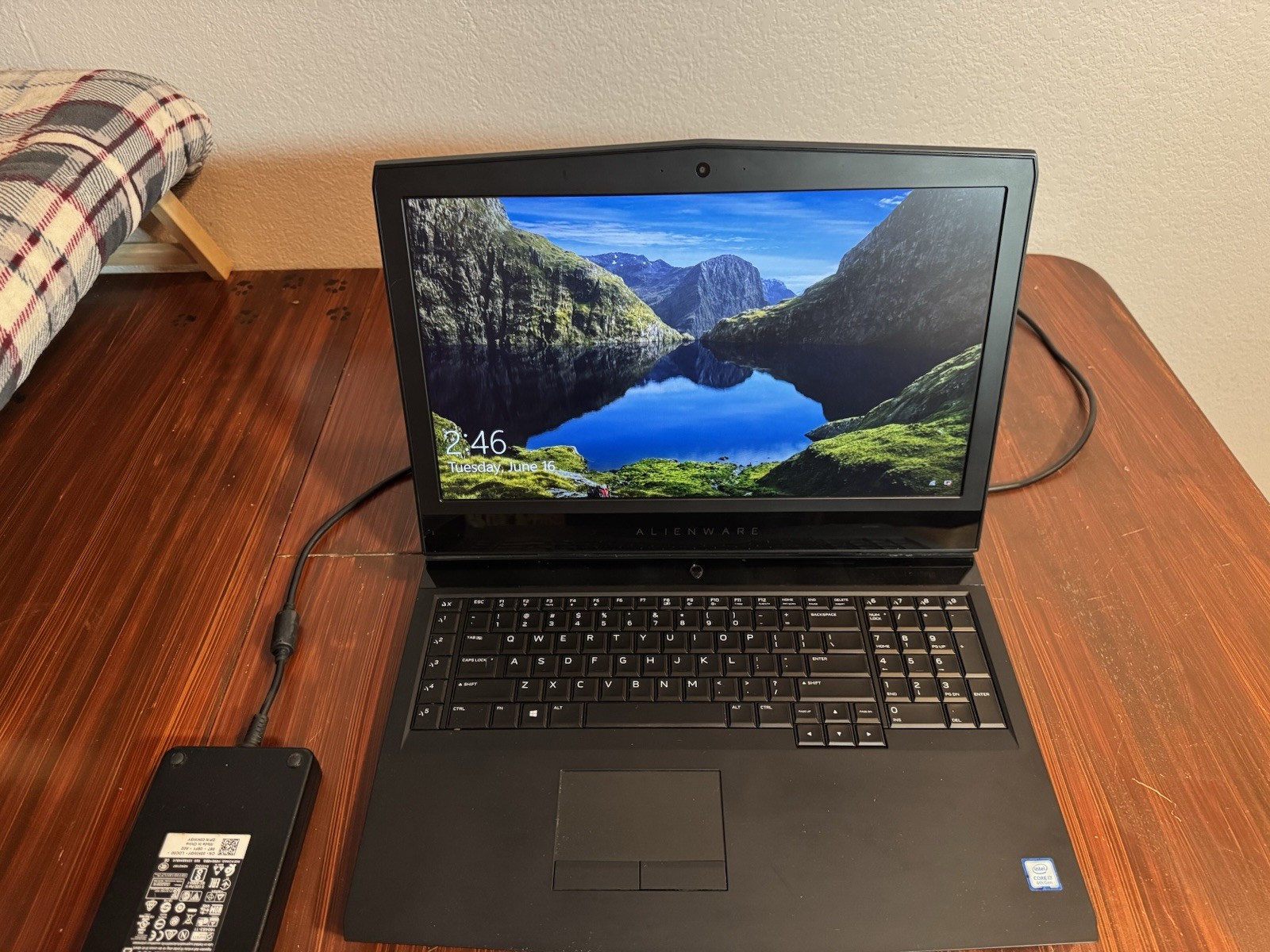 Alienware 17 R5 Gaming Laptop 17in i7-8750H 16GB 256GB SSD+1TB GTX1070