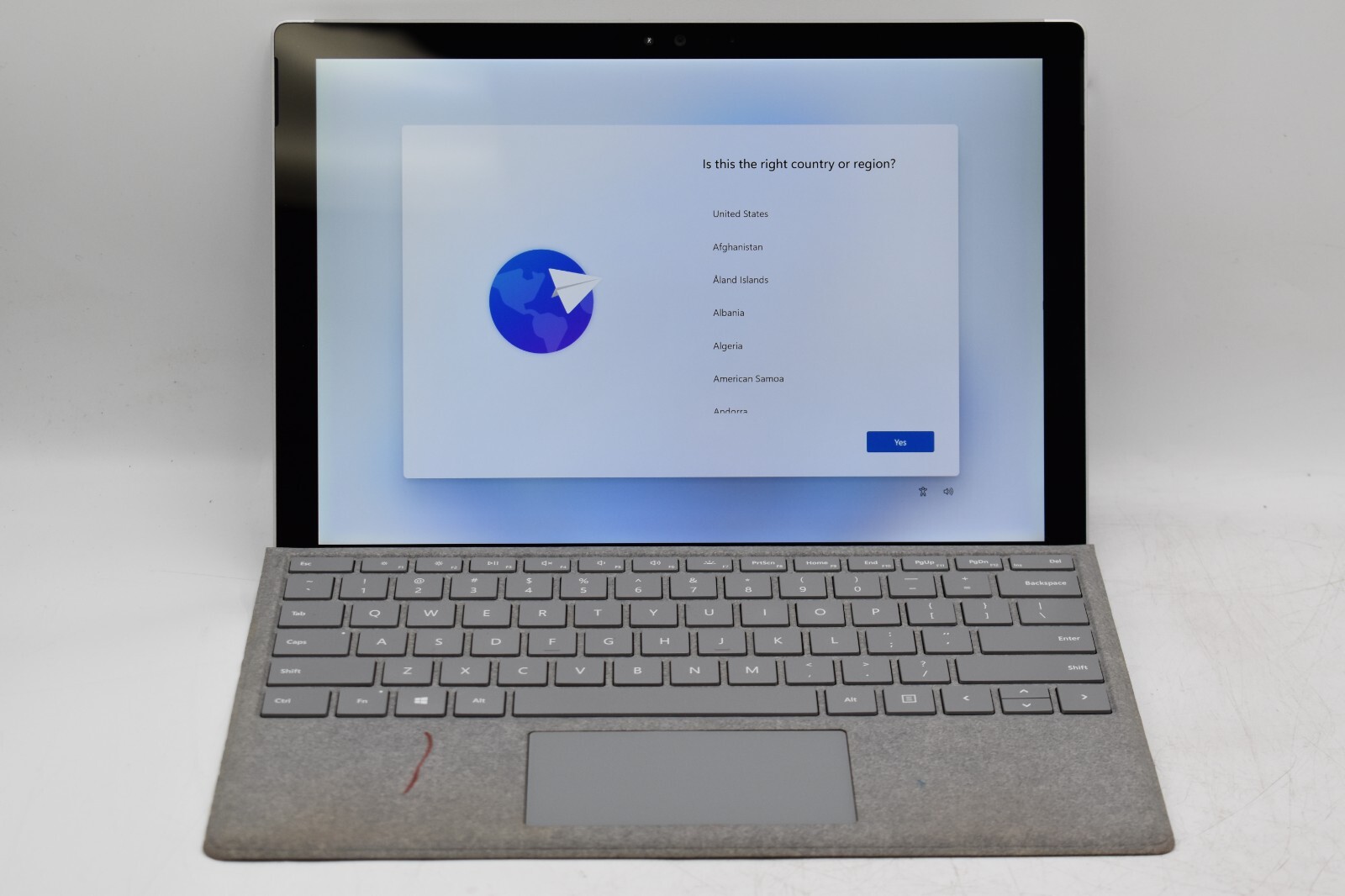 MicroSoft SURFACE PRO 4 1724 i5-6300U 2.40GHz 8GB RAM 256GB SSD WIN11 *READ